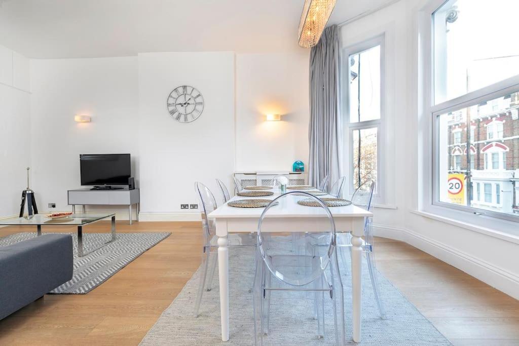 Charming 2 Bedroom Flat In Kensington * Londres