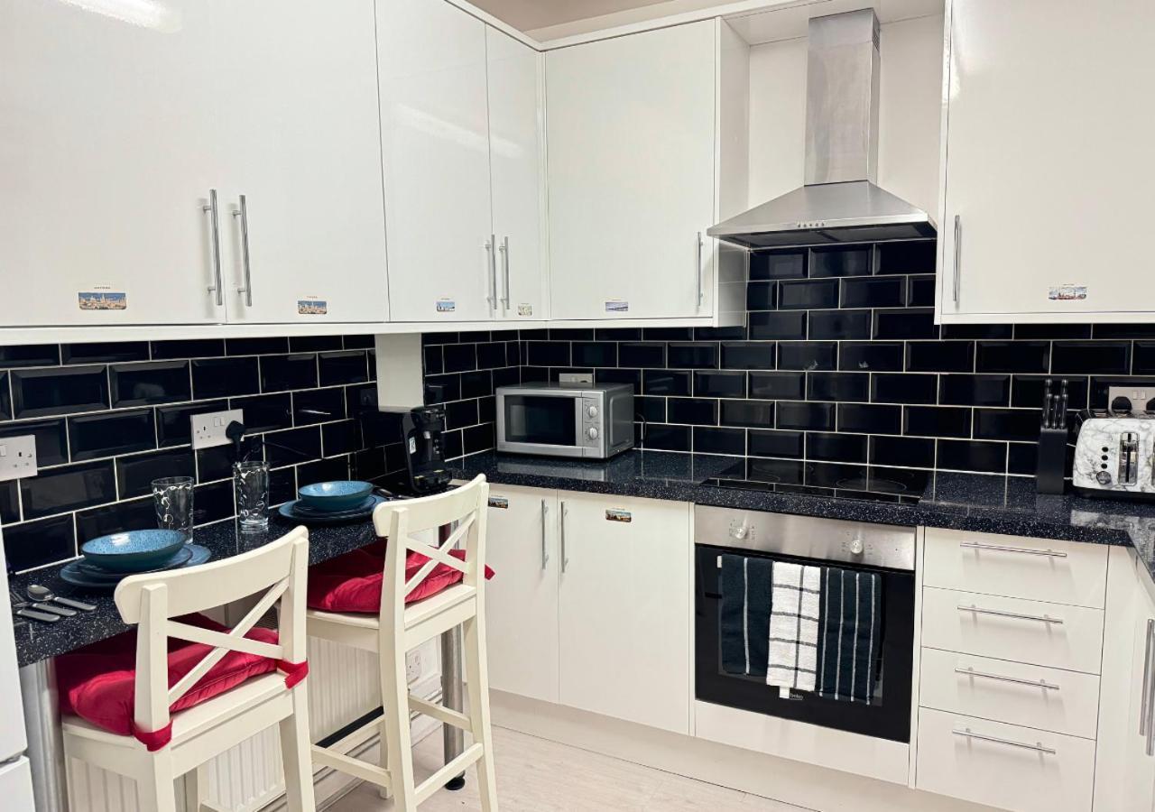 Appartement Luxe Sleeps 14 - Wandsworth & Putney Bridge - 4 Bedrooms *