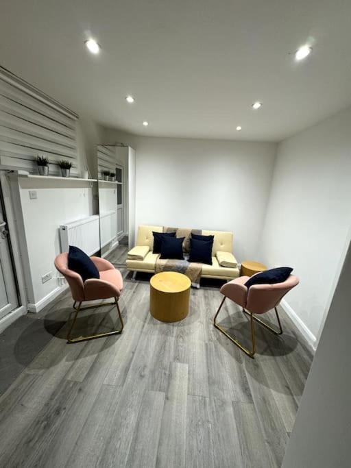 Great 3 Bedrooms Flat In Clapham Appartement *