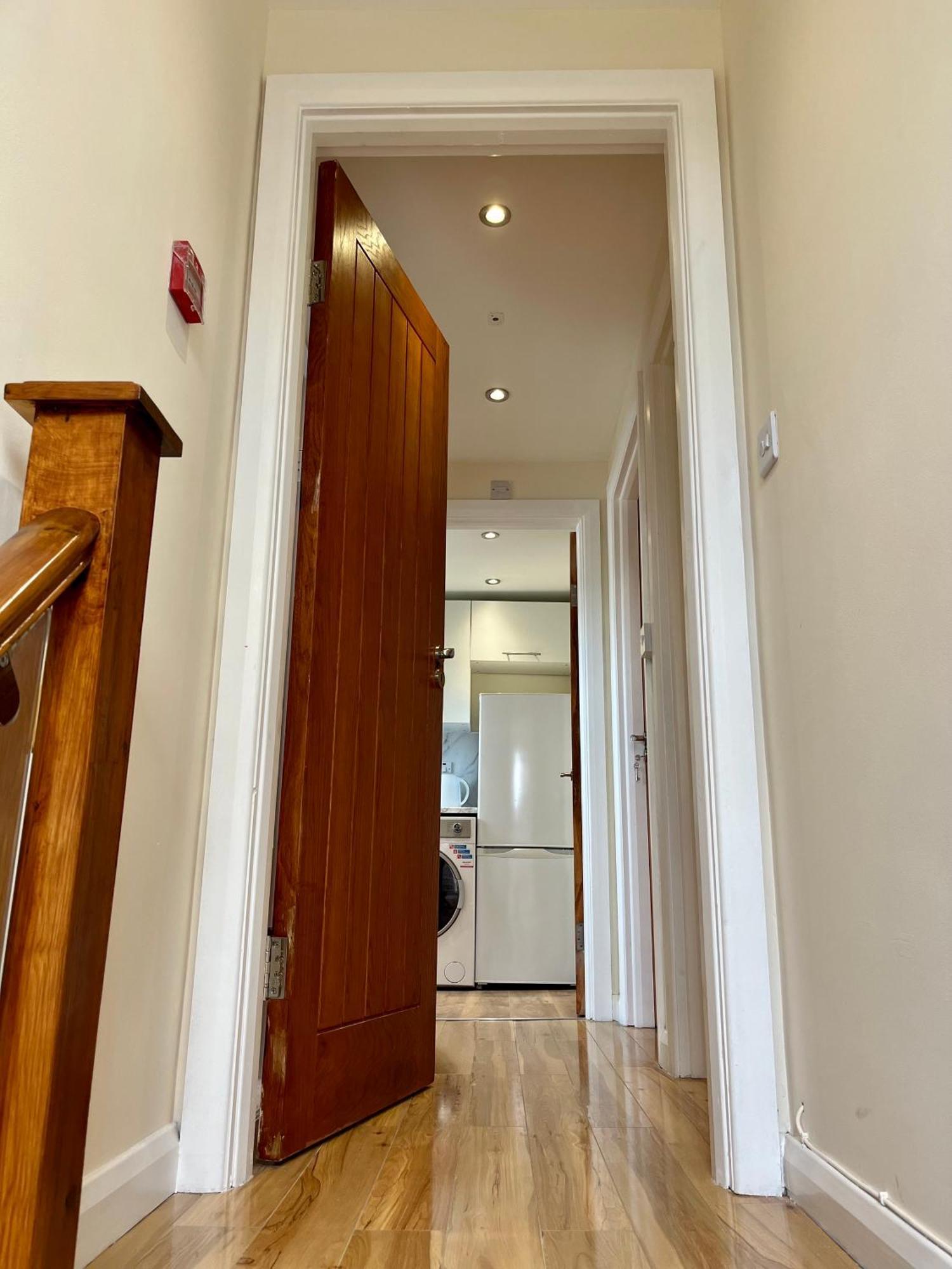 Ridge Hill House Homestay London