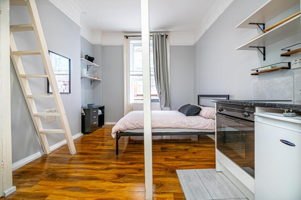 Private In Quirky Soho Apartahotel Londres