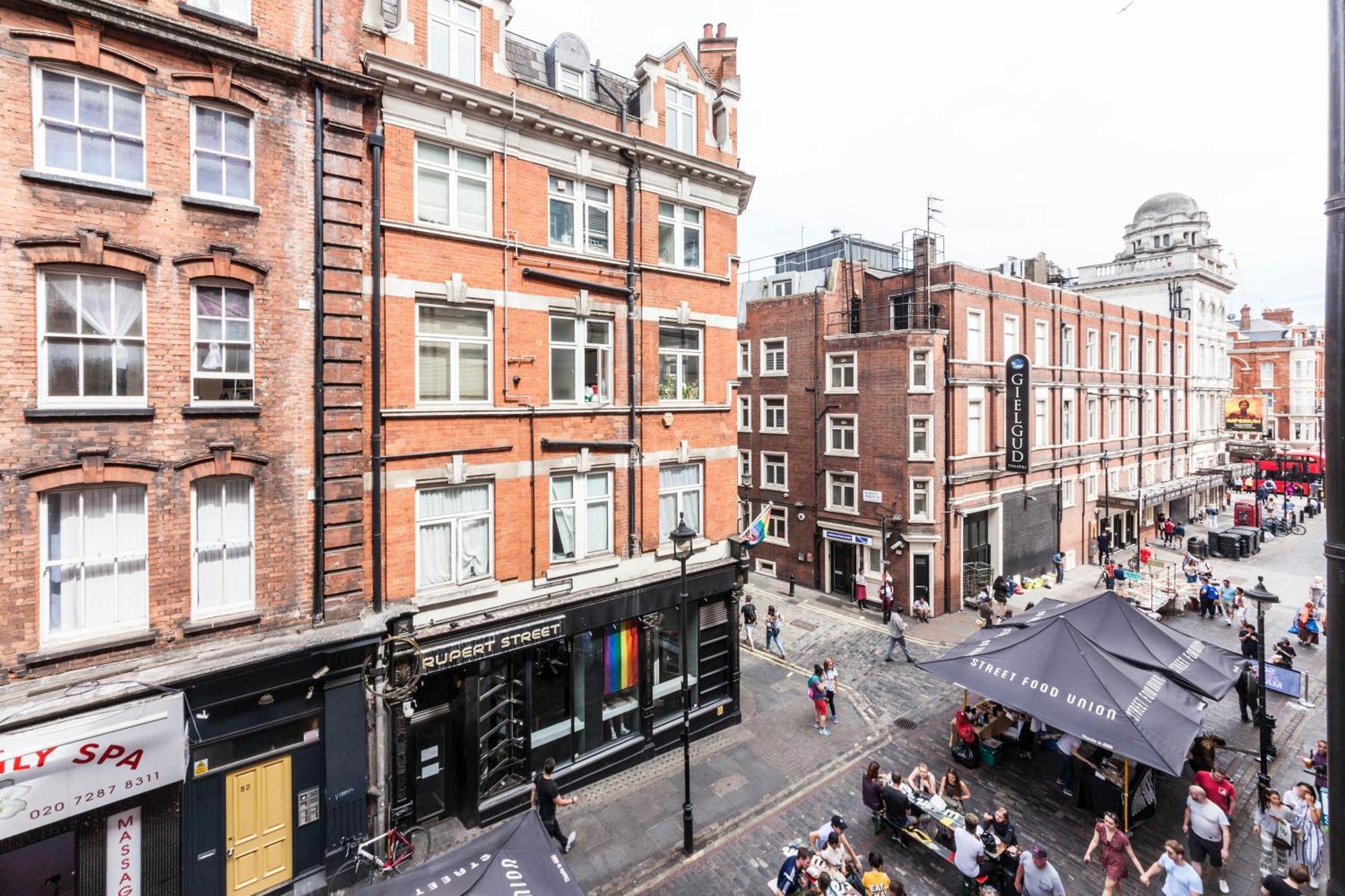 Private In Quirky Soho Apartahotel