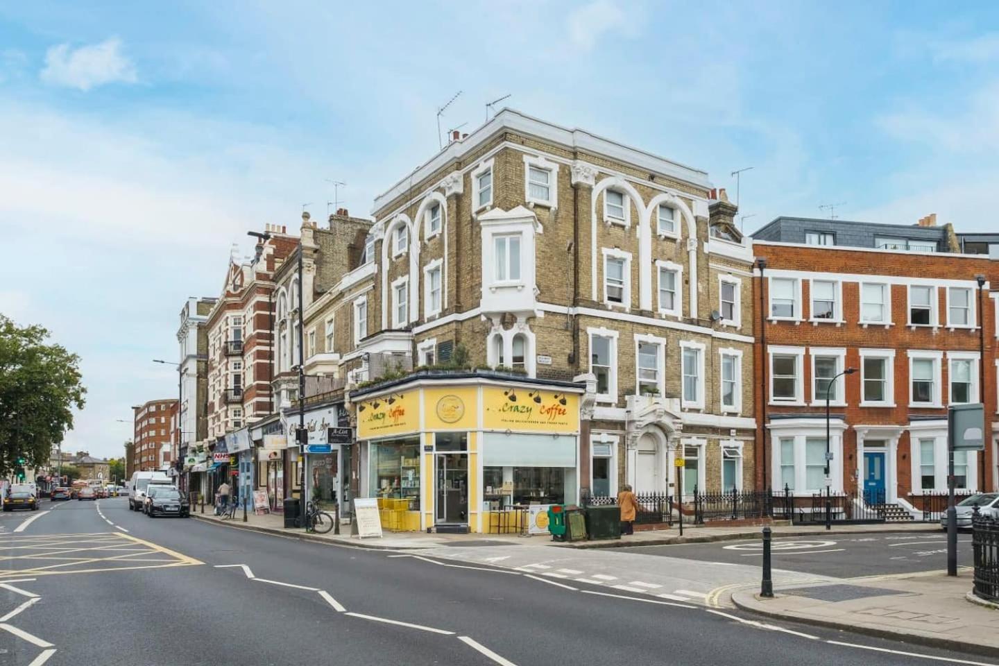Three Bedrooms 3 Bathrooms In Londres