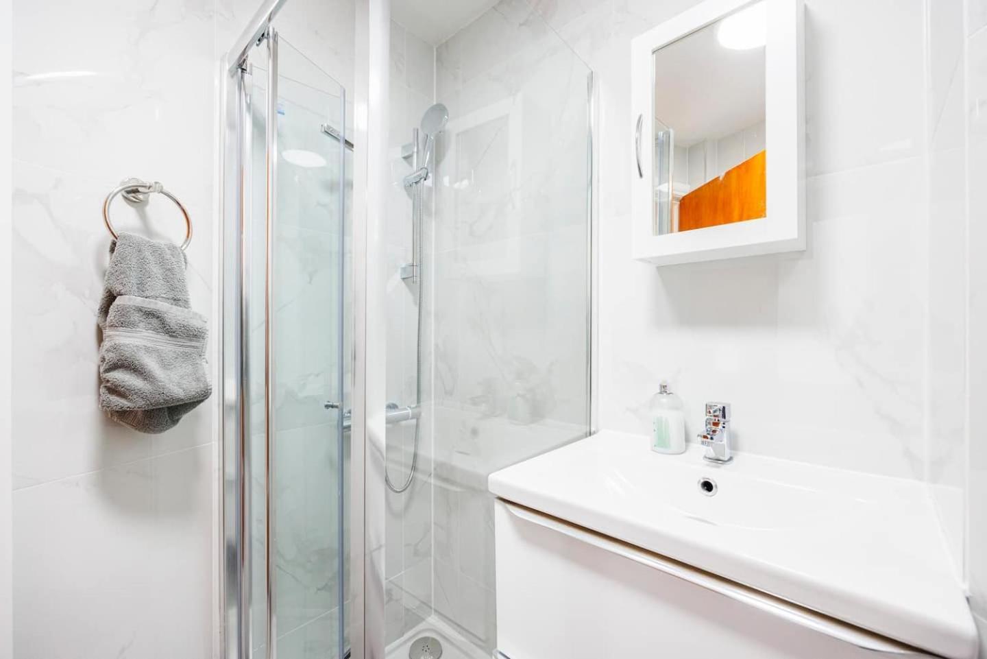 Three Bedrooms 3 Bathrooms In * Londres