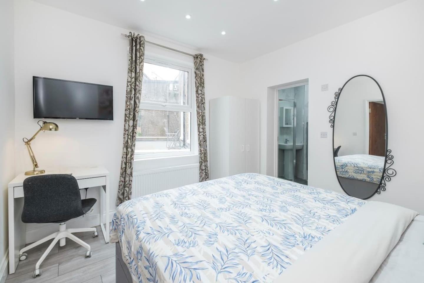 Appartement Three Bedrooms 3 Bathrooms In *