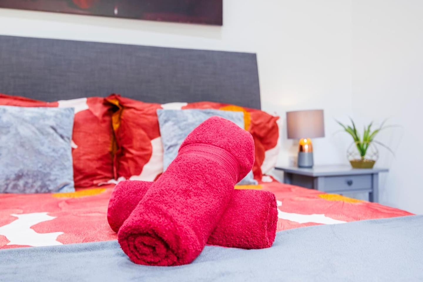 Three Bedrooms 3 Bathrooms In Londres
