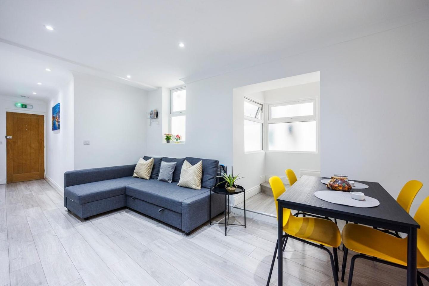 Three Bedrooms 3 Bathrooms In