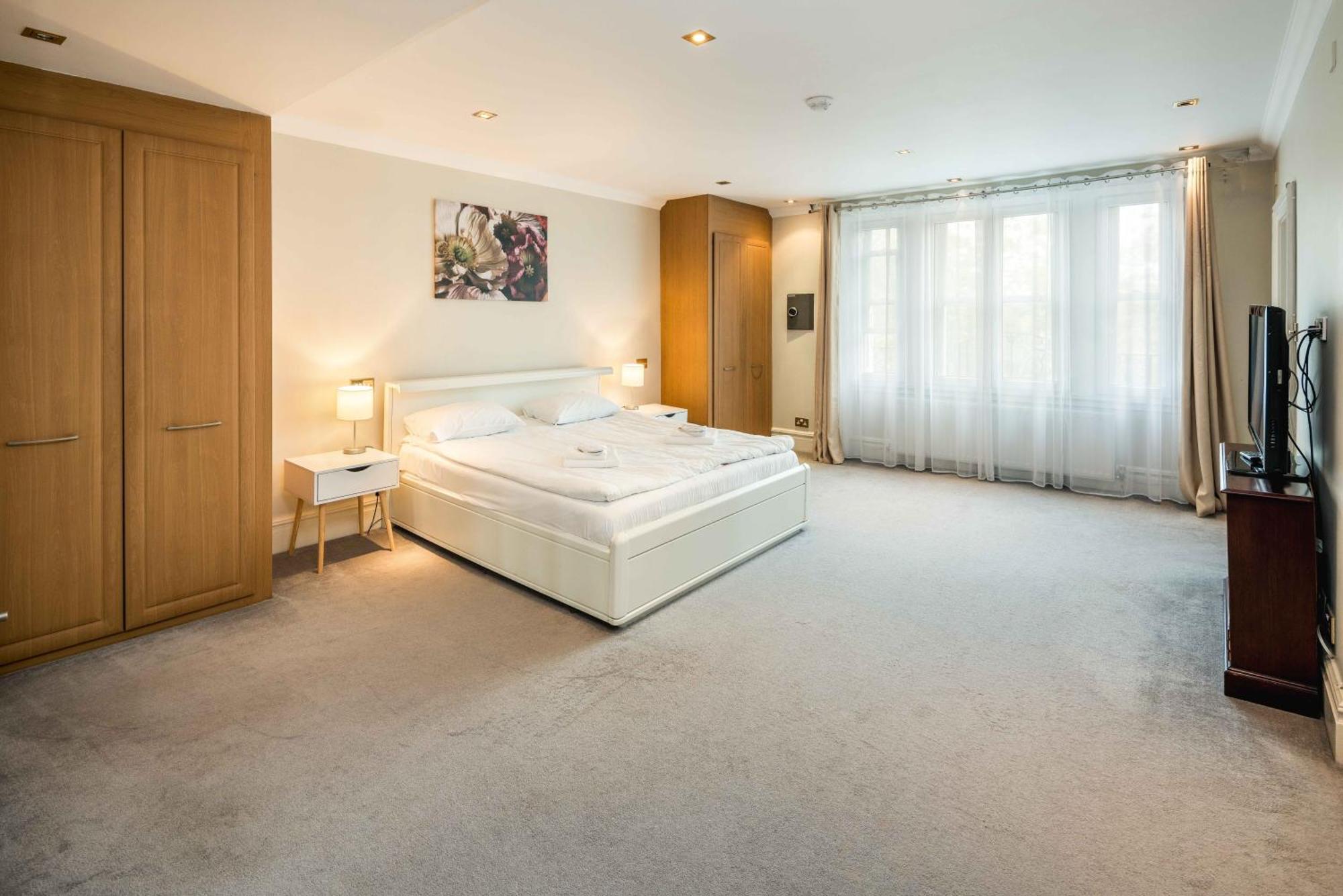 Kensington Skyline Penthouse