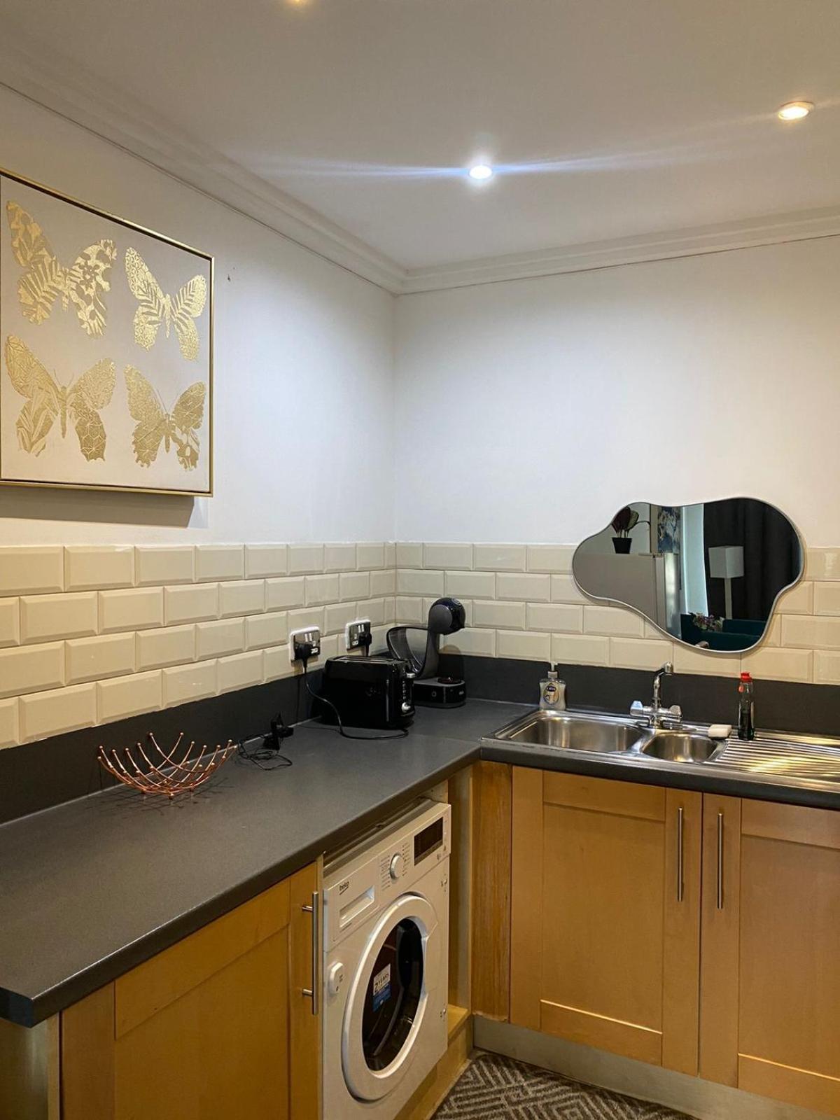 Apartamento Modern Two Bedroom Two Bath Opp Tube Station *