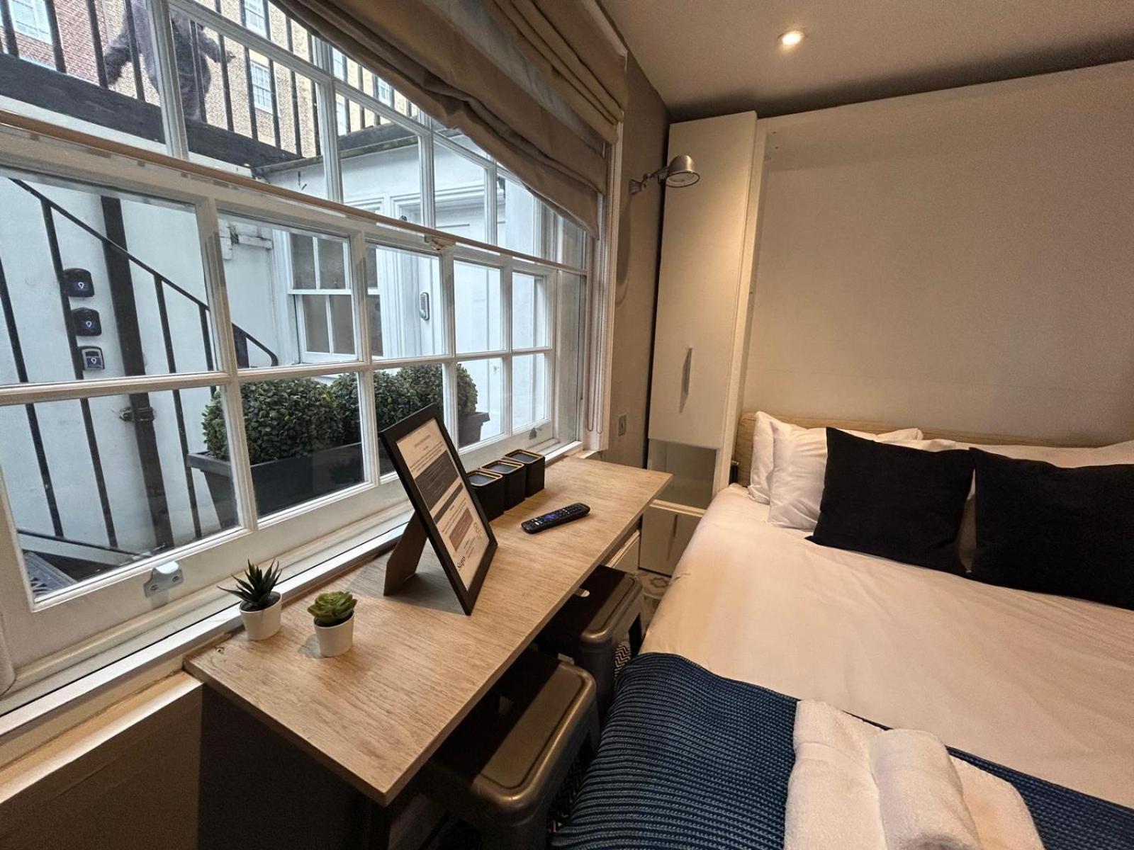 Stayo Baker Street Londen