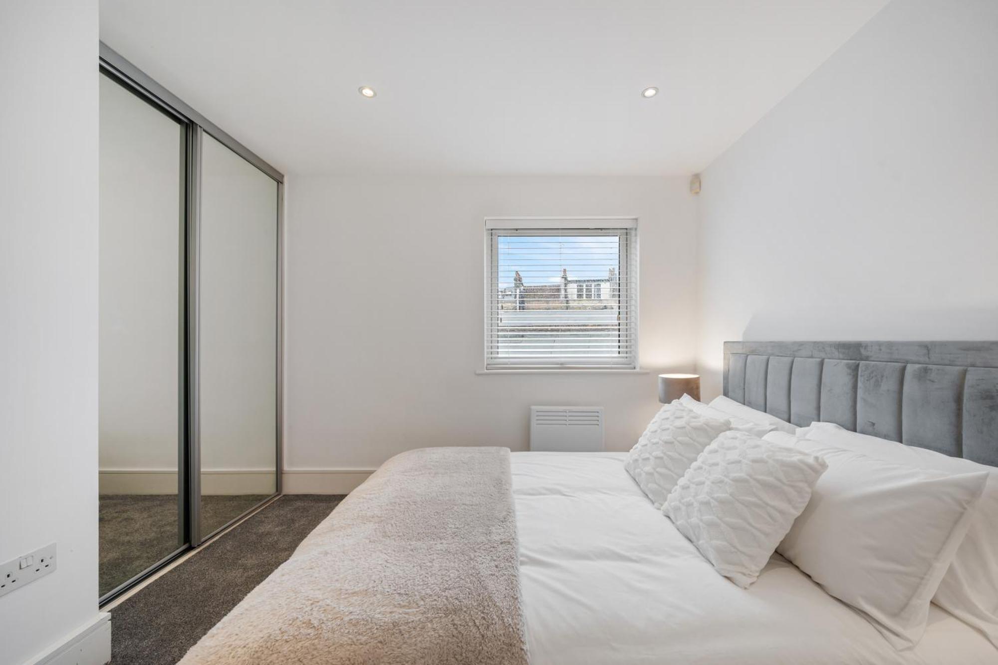 2 Bedroom In Kings Cross, London, N1 *
