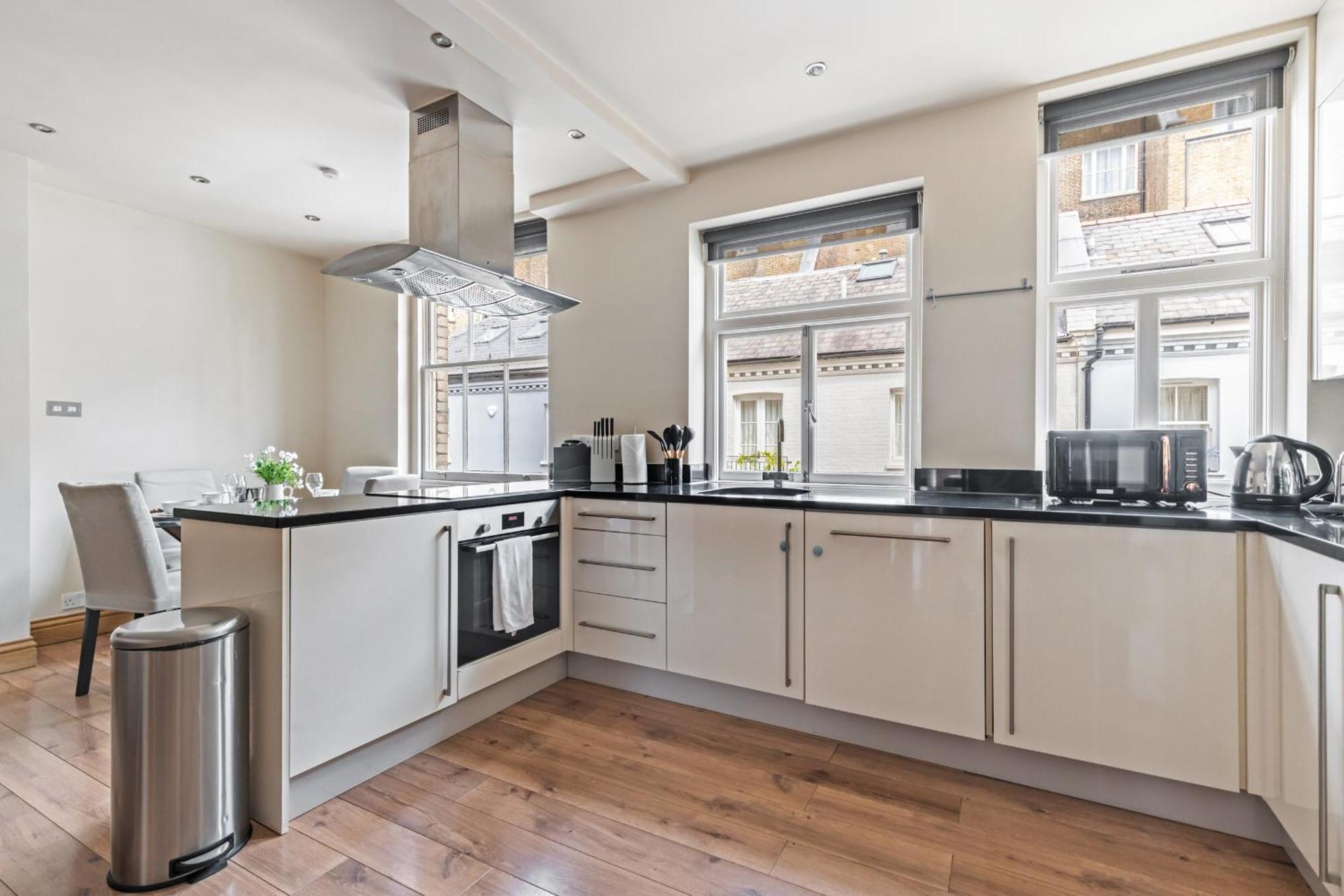 Enchanting Hideaway - La Reserve South Kensington Apartment *