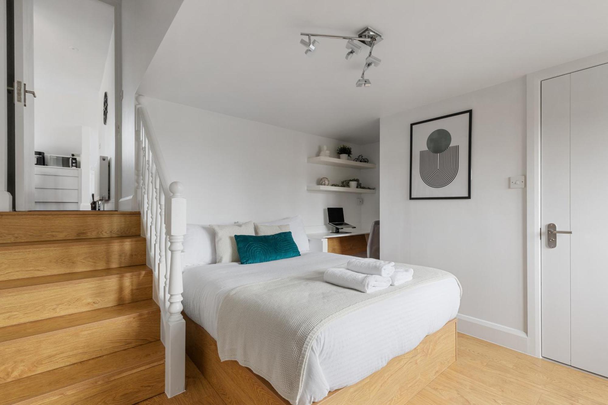 The Hampstead Hideaway - Free Parking - Close To Ldn Londres