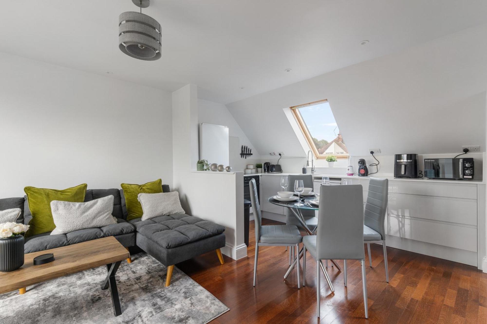The Hampstead Hideaway - Free Parking - Close To Ldn * Londres