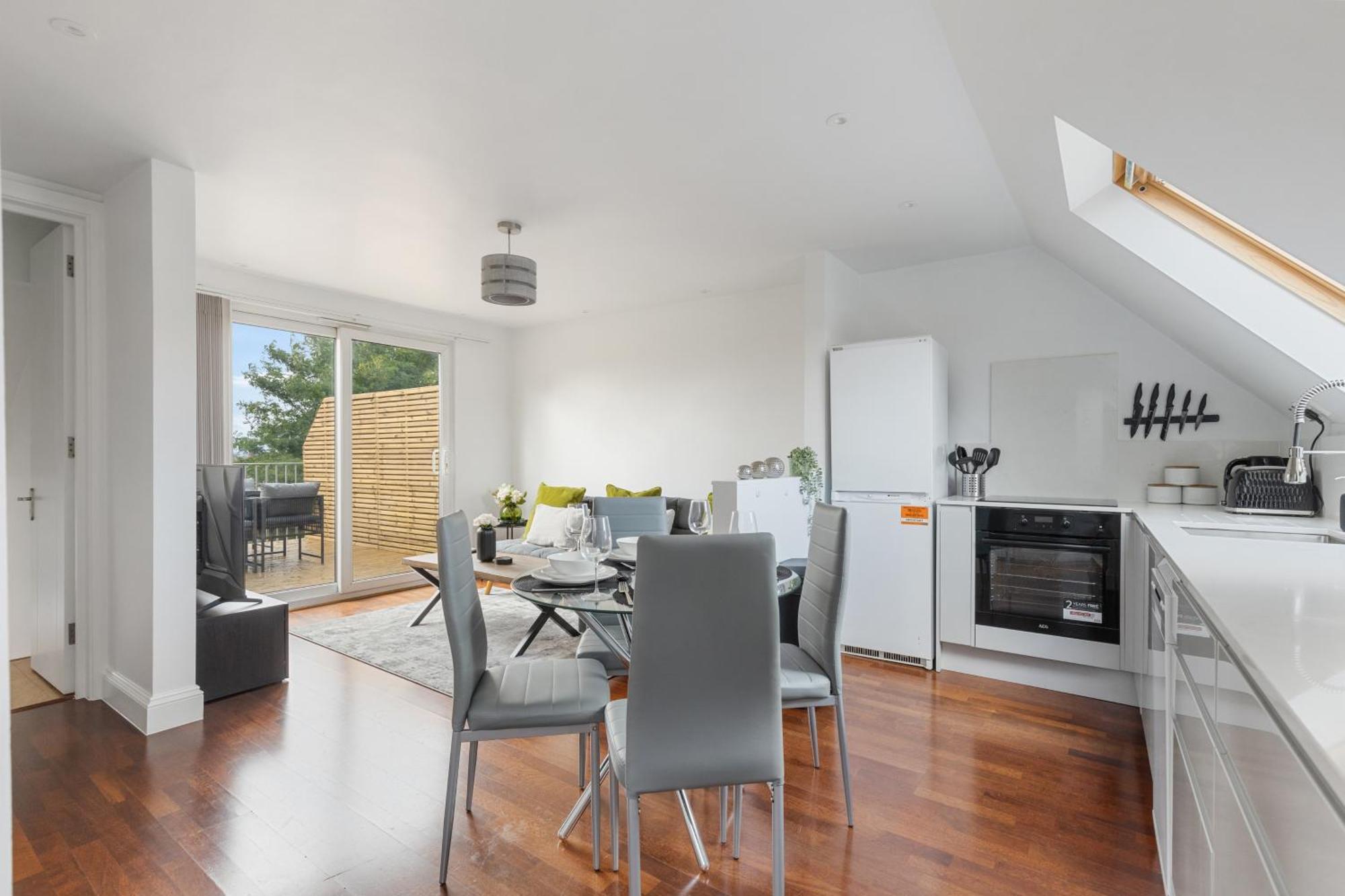 The Hampstead Hideaway - Free Parking - Close To Ldn