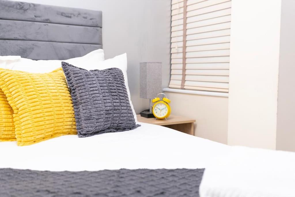 Roomy Bliss - Your Home Away Appartement
