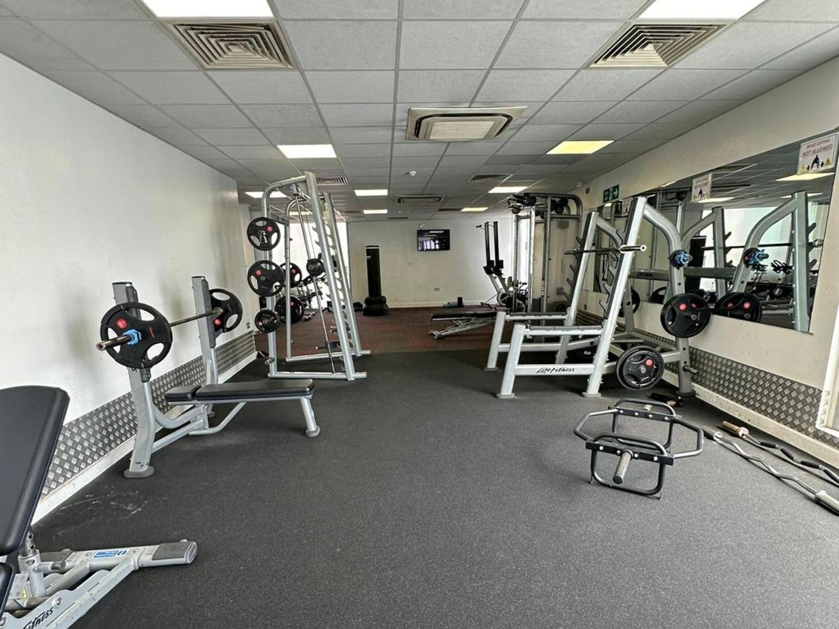 Apartamento Charming 1bdr Serviced Condo! 4 Guests Pool N Free Parking