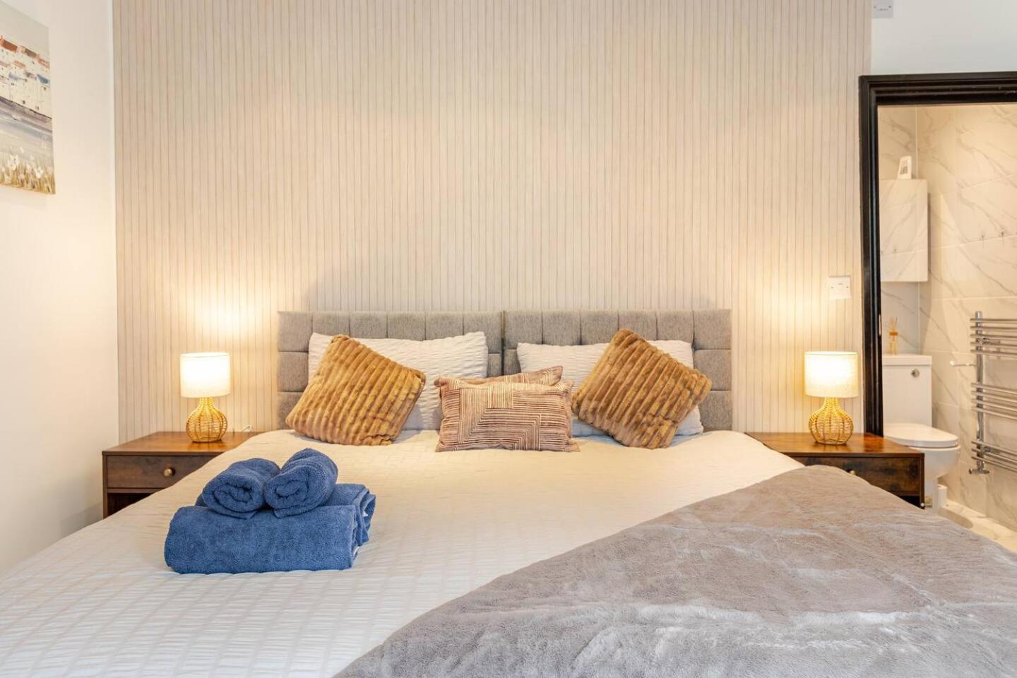 The Paddington Pines - 2 Bed En-suite London