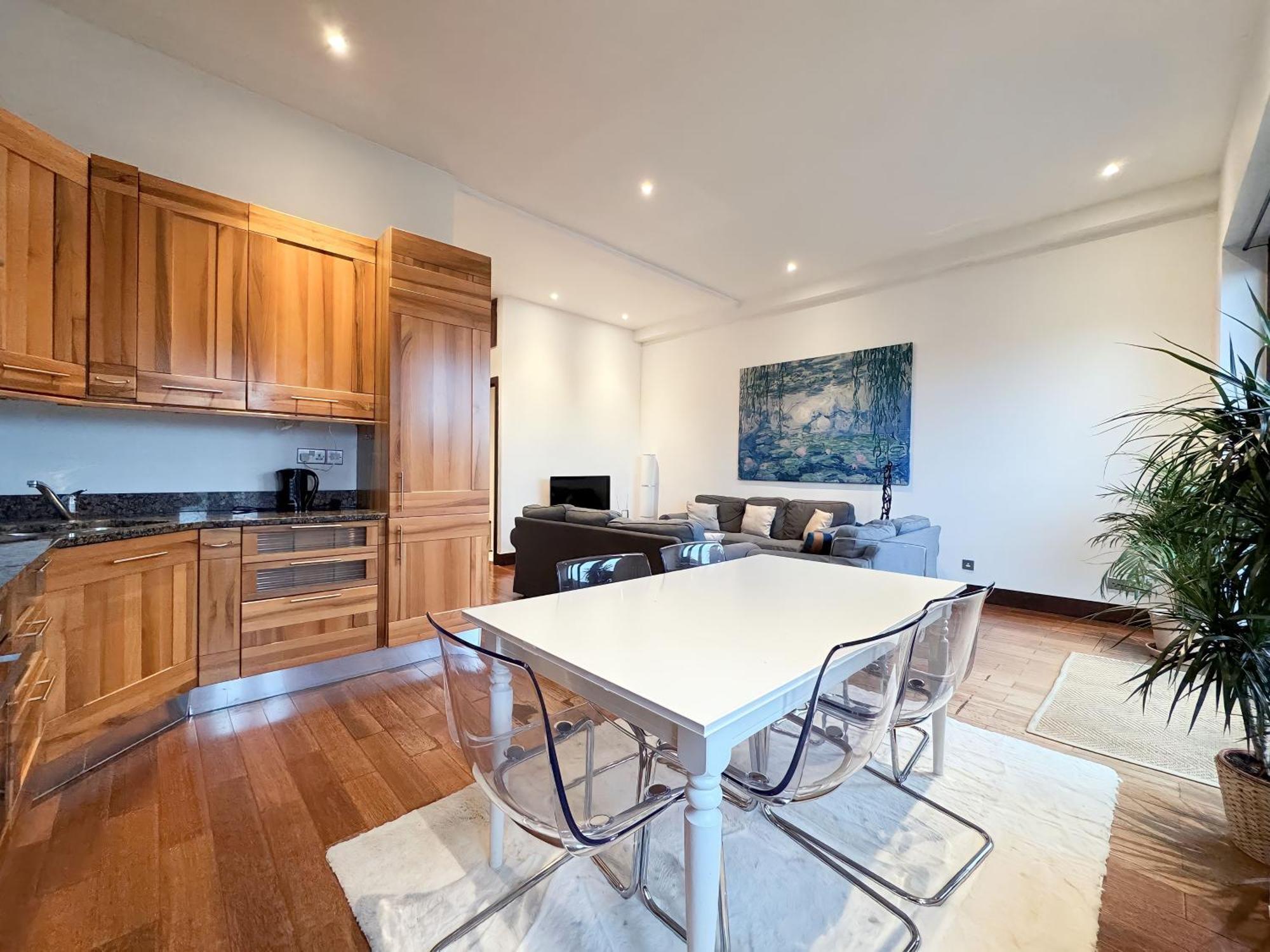 Kensington Premium Three Bed Apartamento *