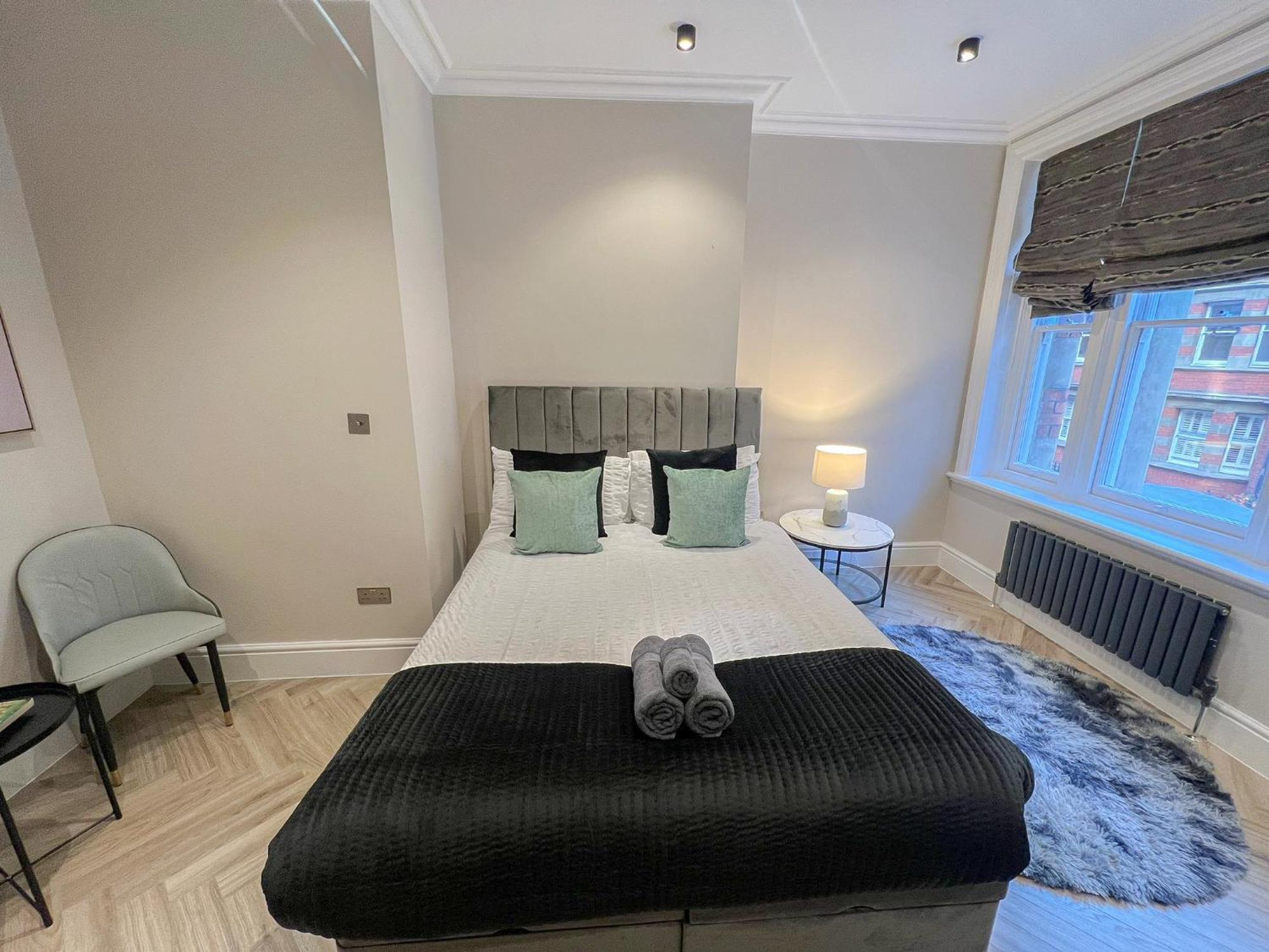 Lux 4 Bedroom In Baker St Near Regent's Park *