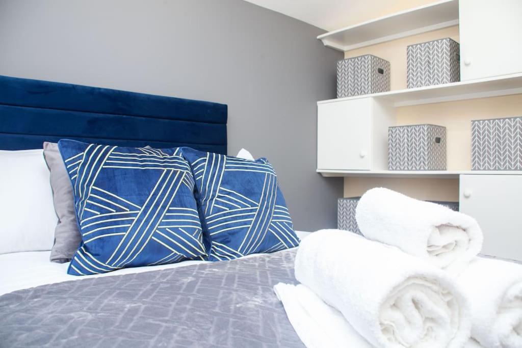 Modern Stylish 2 Bedroom In East Appartement *