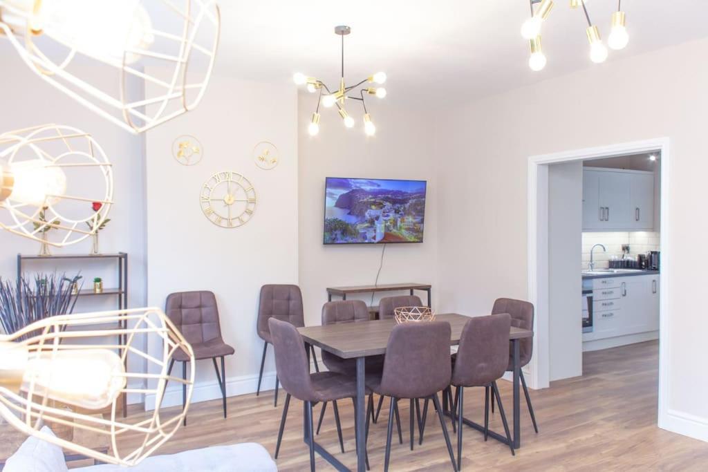 Spacy 3 Bedroom Woolwich Apartamento Londres