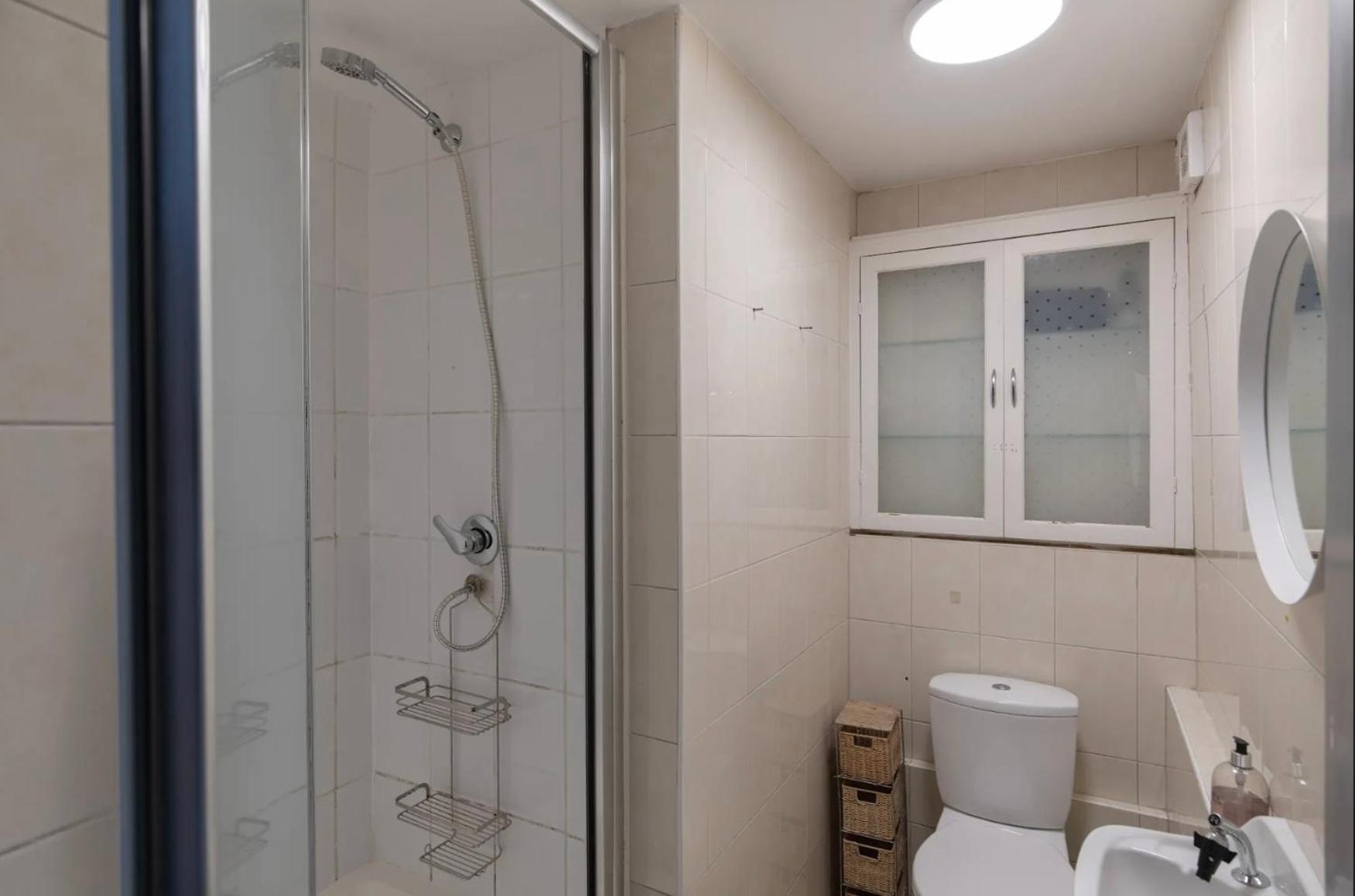 A Very Large Modern Which Take Up To 4 Guest *