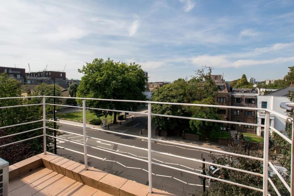 2 Bed Camden Town Sec To Tube Apartment *