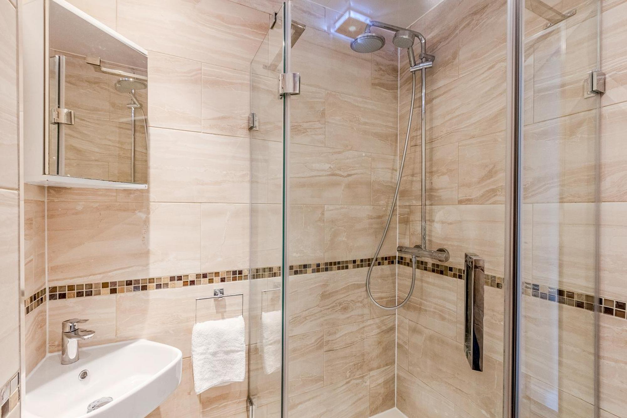 Stylish 2br Flat With Terrace In North Kensington Londres