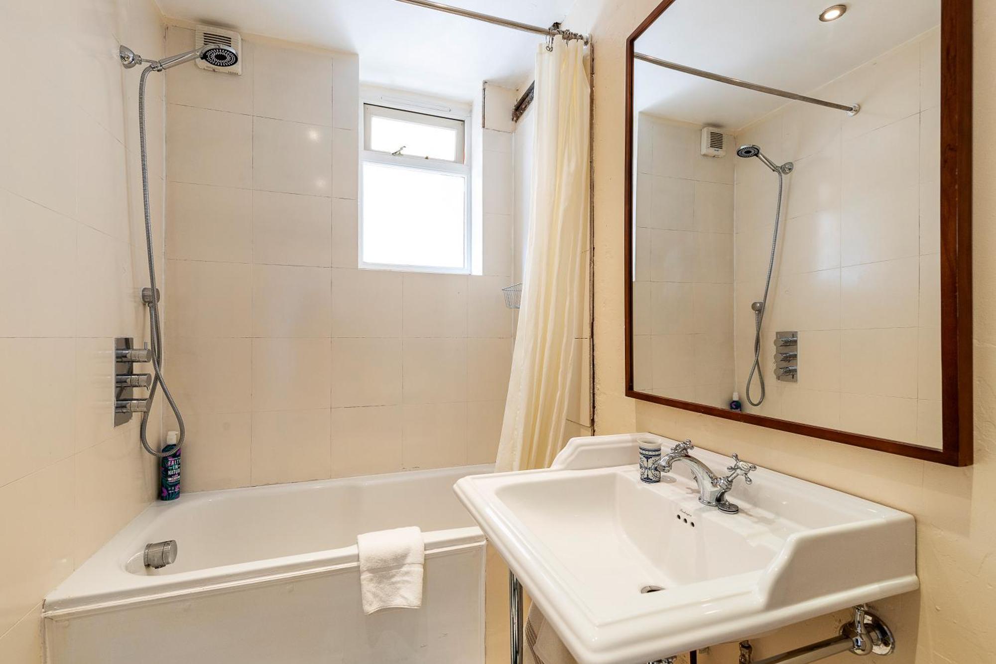 Appartement Retro Charm And Modern Comforts *