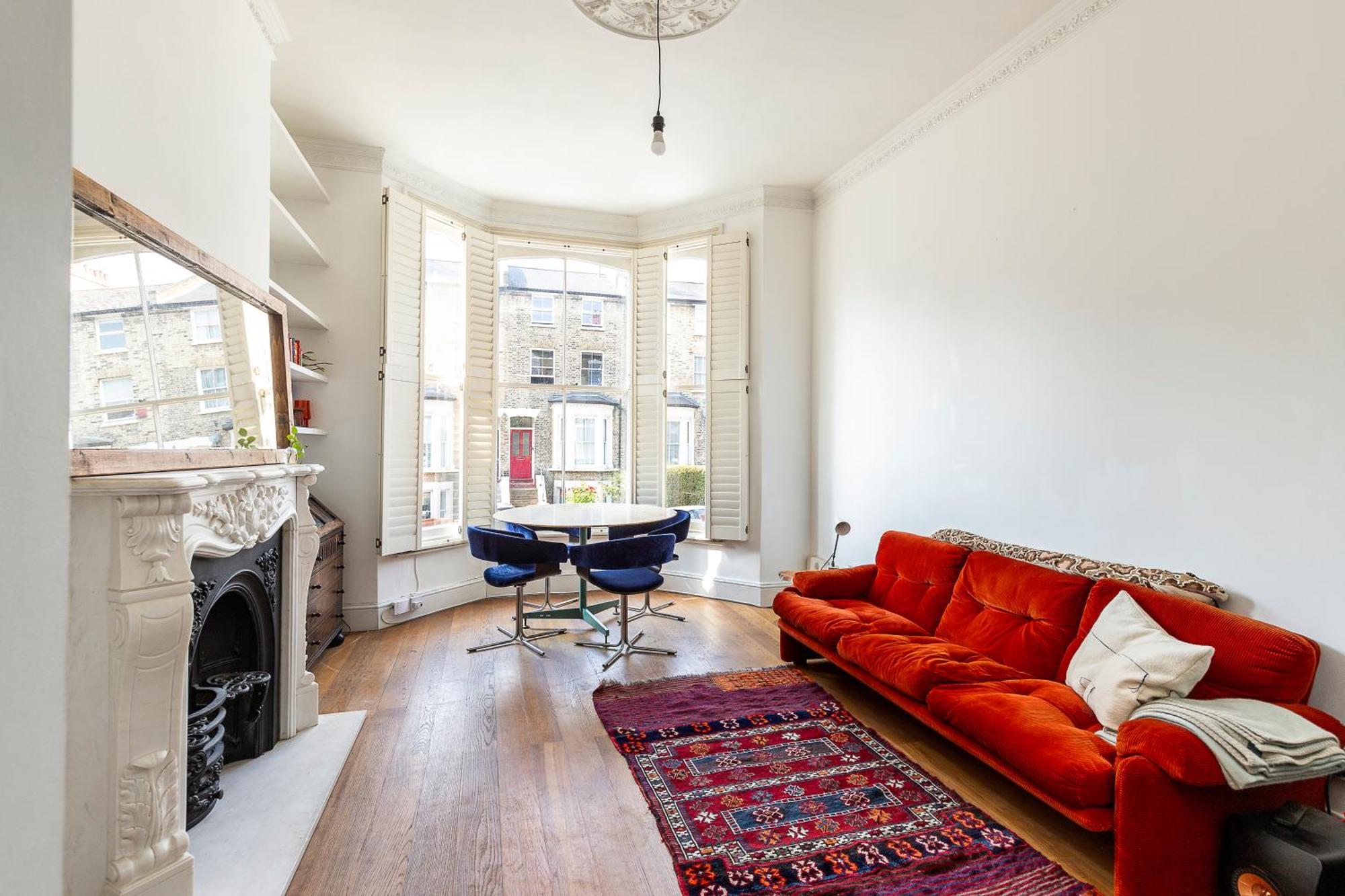 Appartement Retro Charm And Modern Comforts