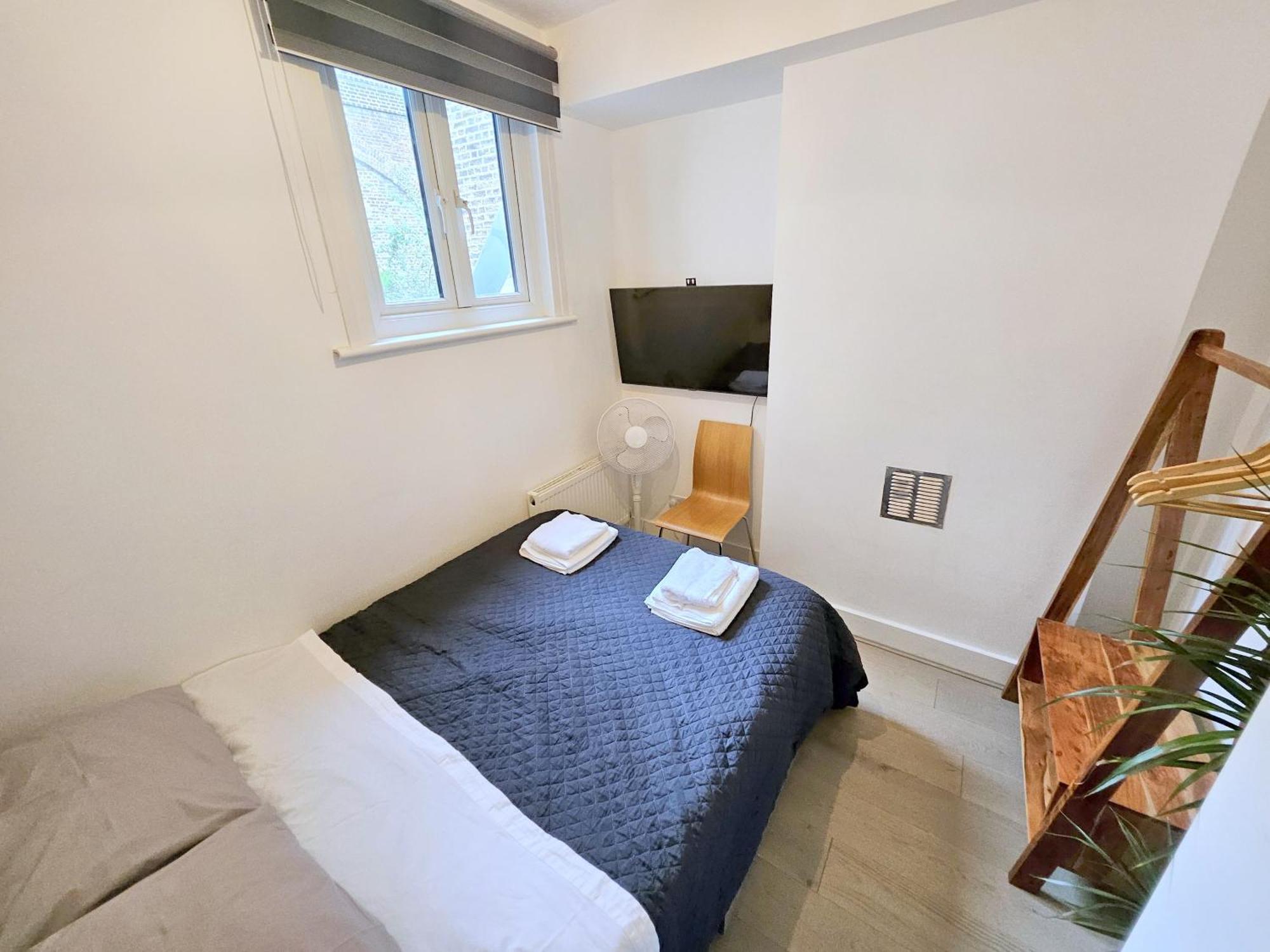 Two Bedroom Flat With Private Patio In Battersea