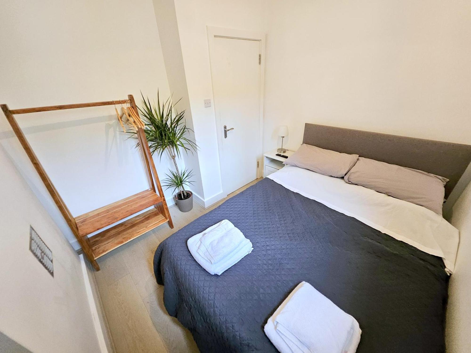 Two Bedroom Flat With Private Patio In Battersea Apartamento