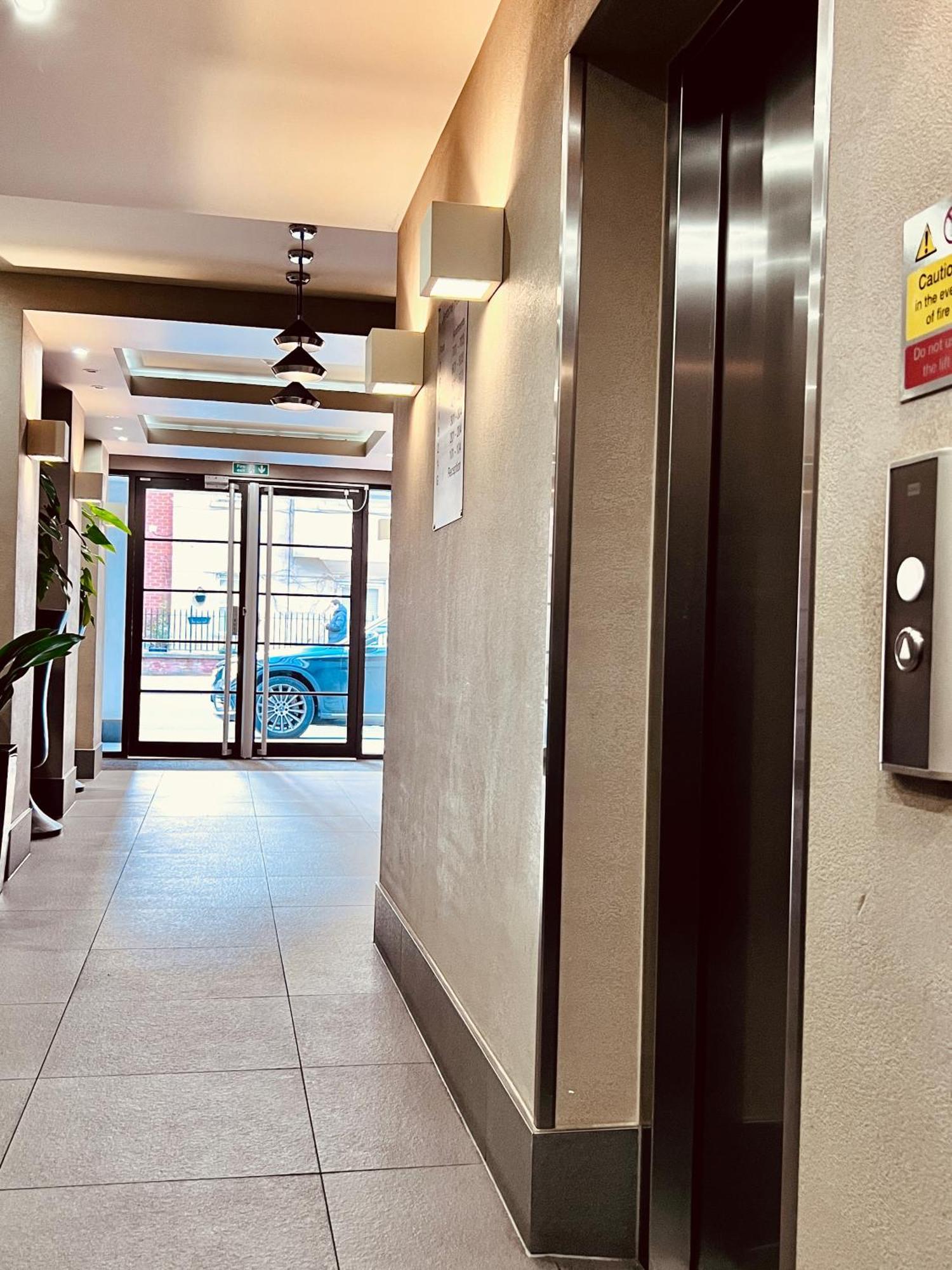 Modern 2br And Elevator C-london Londres