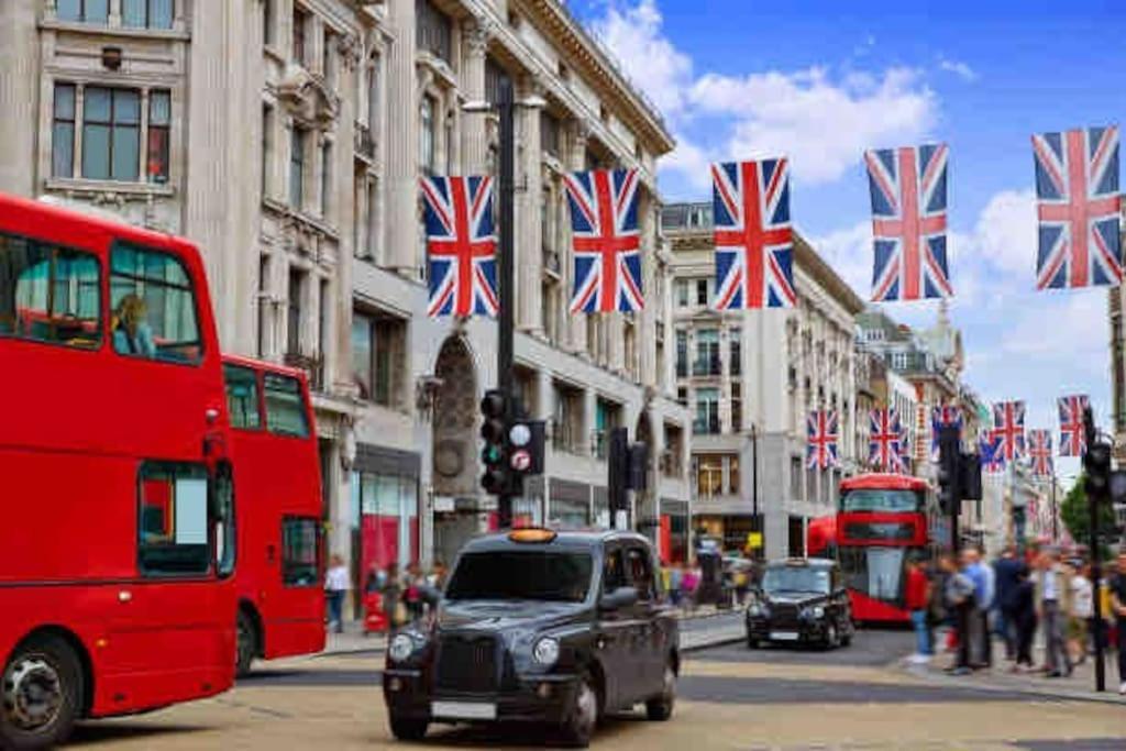 Luxstay Mayfair - With Ac