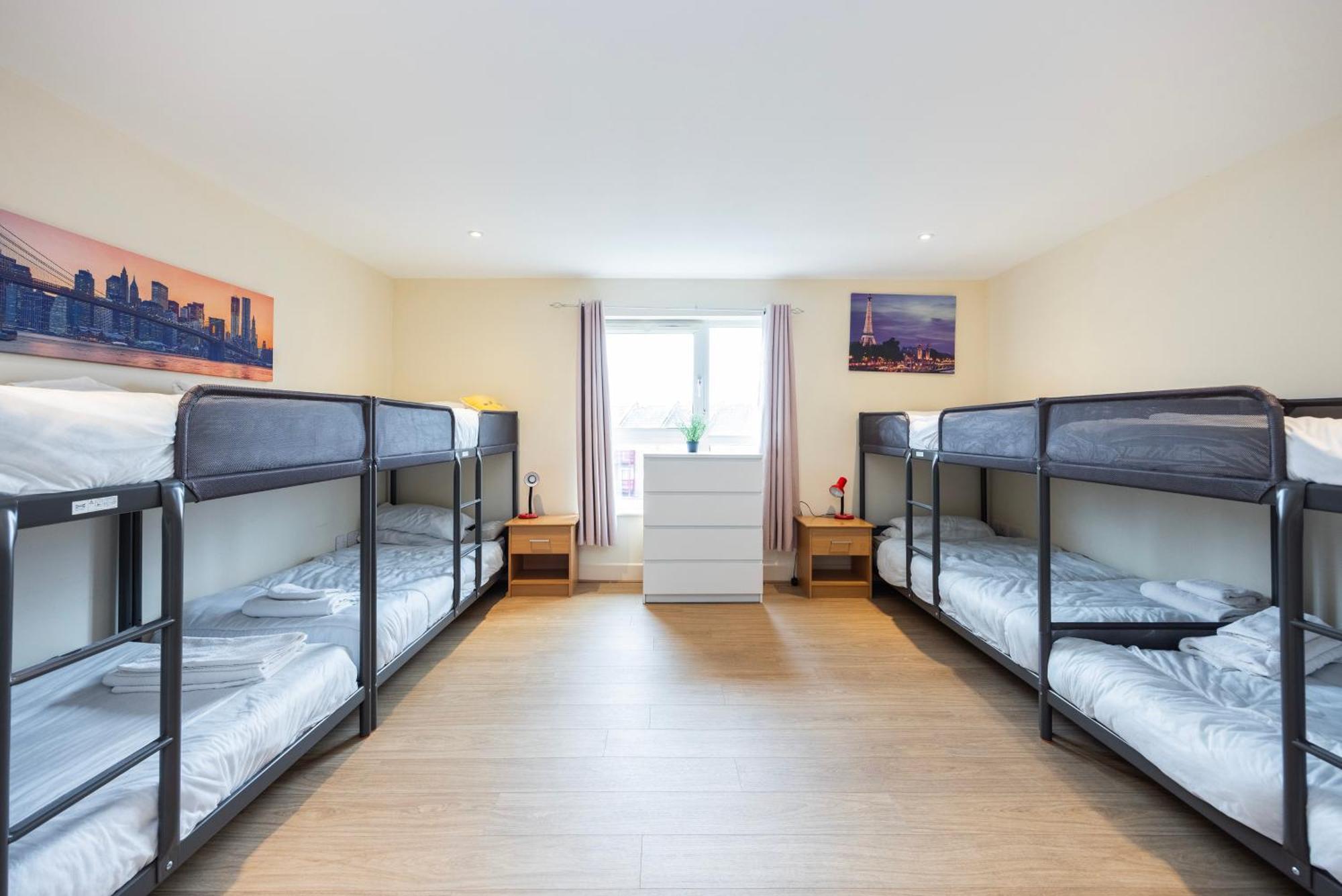 Appartement Heads On Bed -canary Wharf Docklands For The Larger Groups *