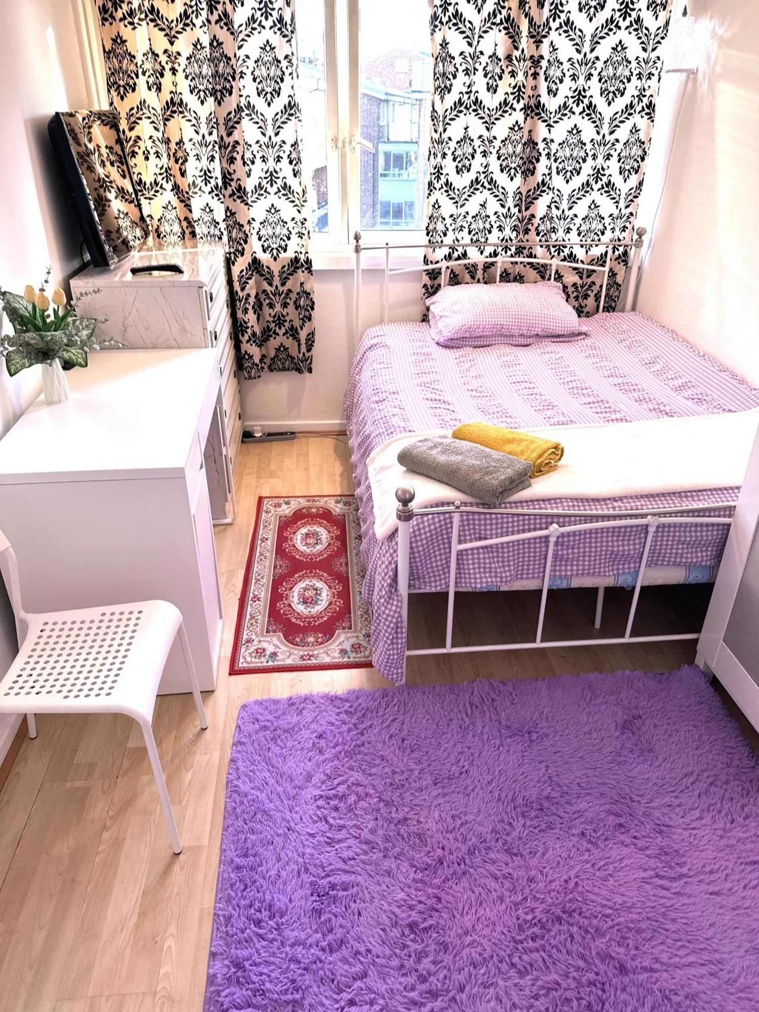 Excellent Double In Cheap Rate Around Séjour chez l'habitant