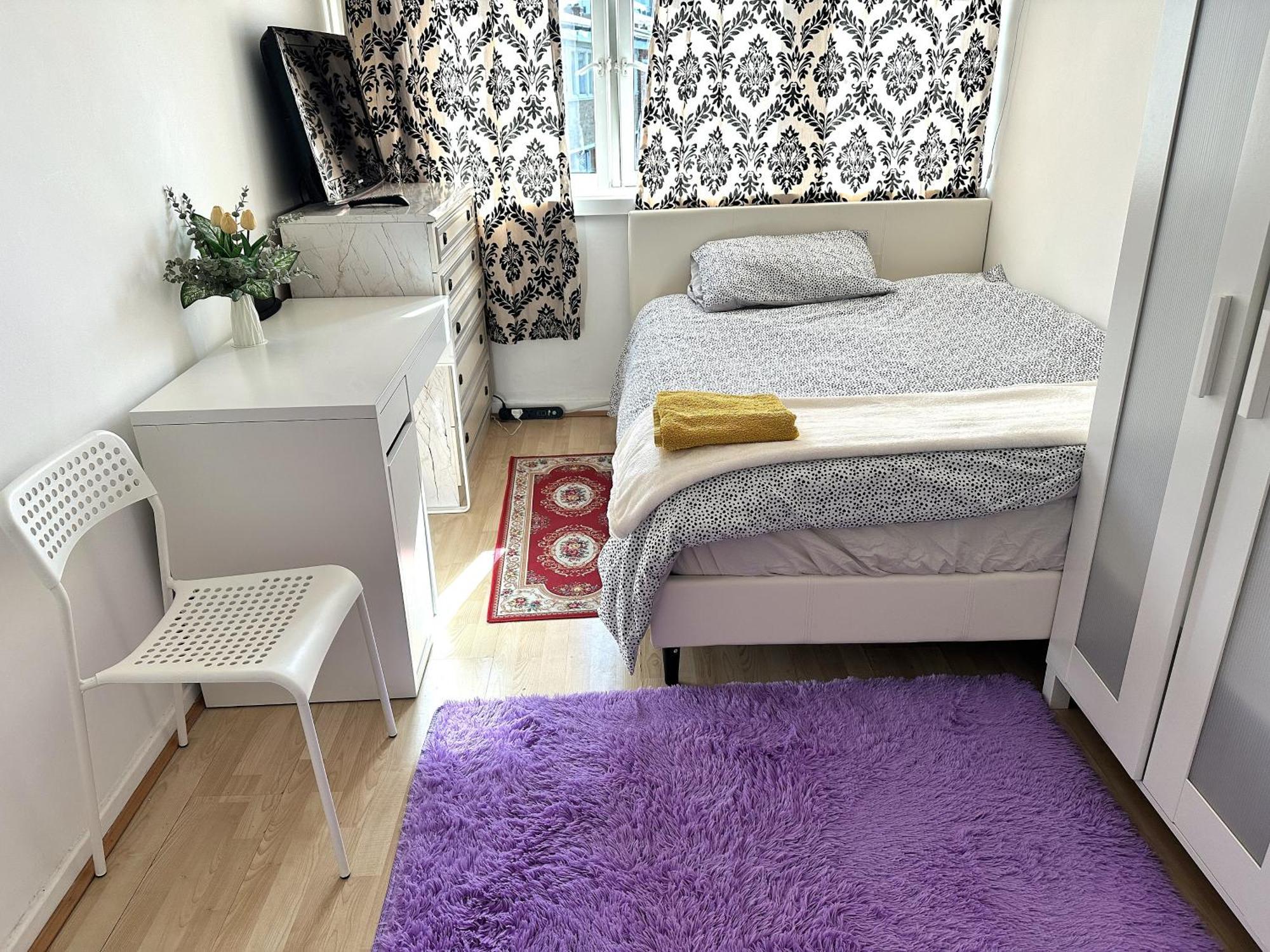 Excellent Double In Cheap Rate Around Londres