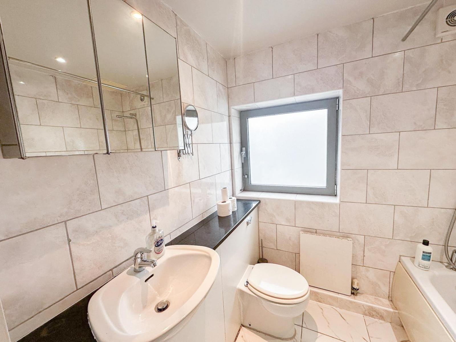 1 Bedroom Flat With Free Parking In Canary Wharf Near Musuem Apartamento Londres