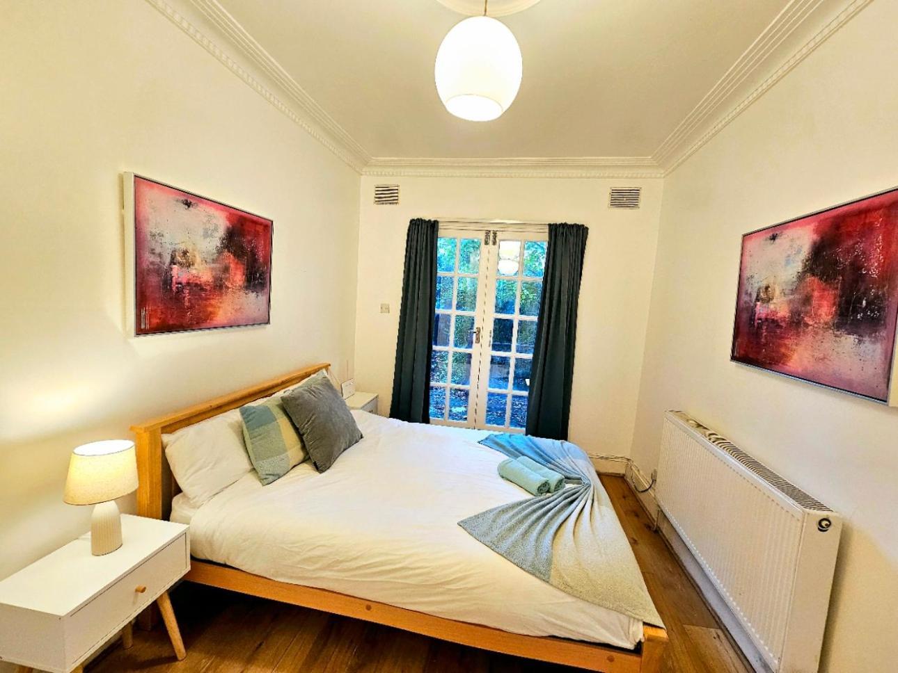 Lovely Ground Floor With High Ceiling And A Private Garden By Earl's Court Station Apartamento