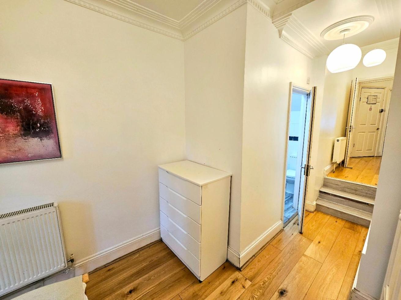 Lovely Ground Floor With High Ceiling And A Private Garden By Earl's Court Station Apartamento