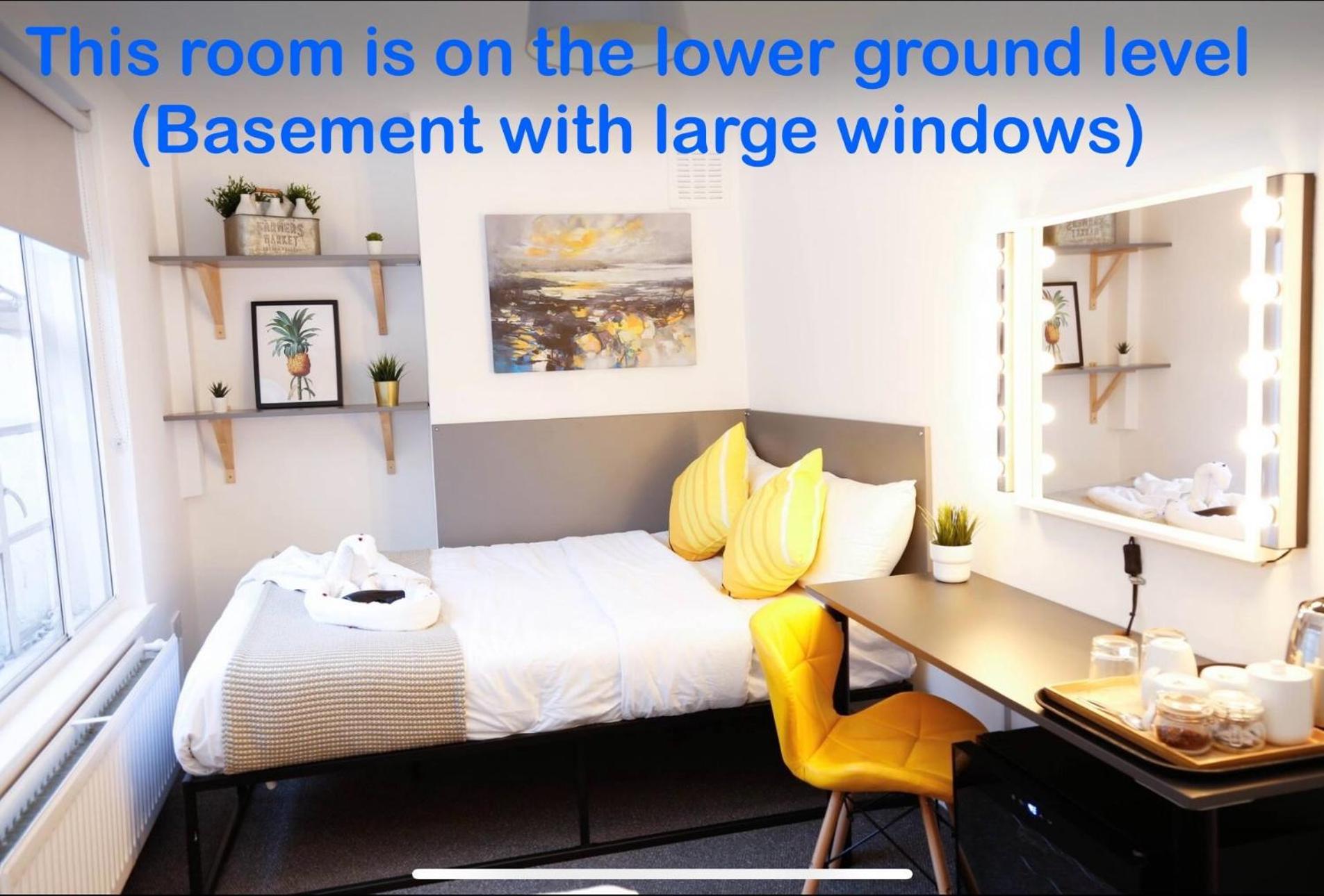 Stylish 1-minute Walk To Camden Town Metro, Shops, Cafes, Bars & Restaurants With Shared Bathrooms Accommodatie bij particulieren *