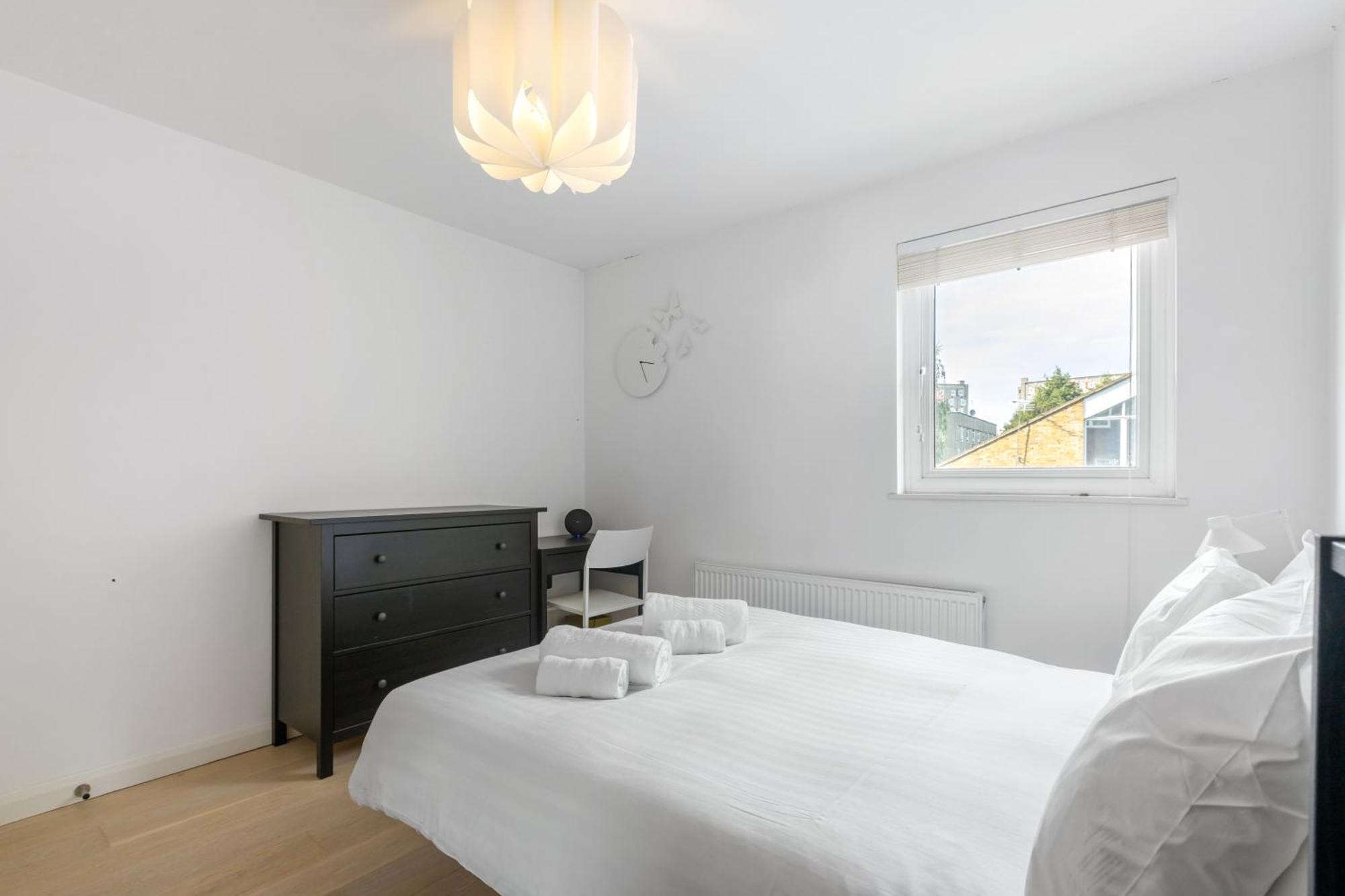 Сasa de vacaciones 4 Bed 2 Bath - Modern Flat Right On Columbia Road! *
