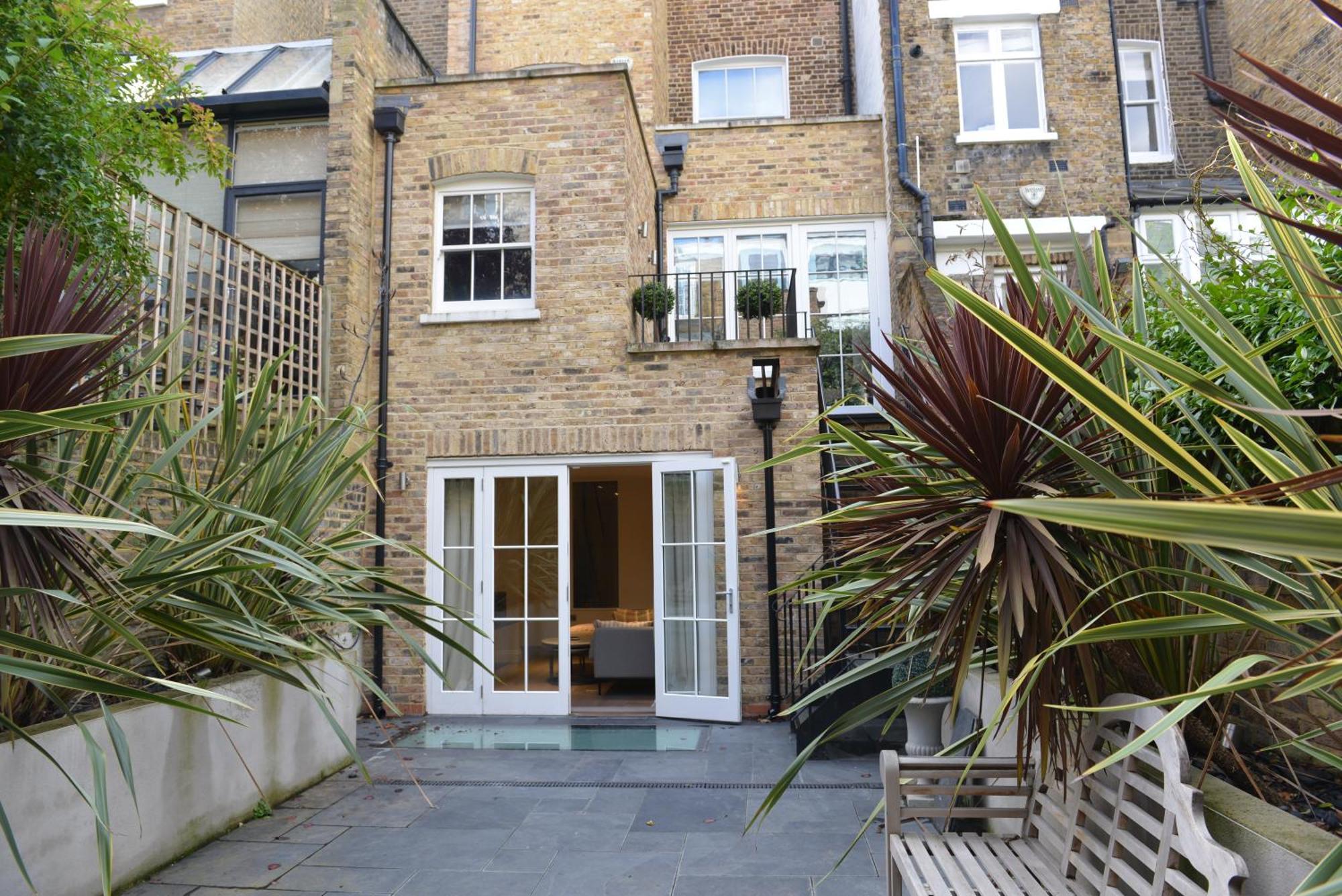 Luxury 4 Bedrooms 5 Baths 2 Receptions Family House With Garden Chelsea