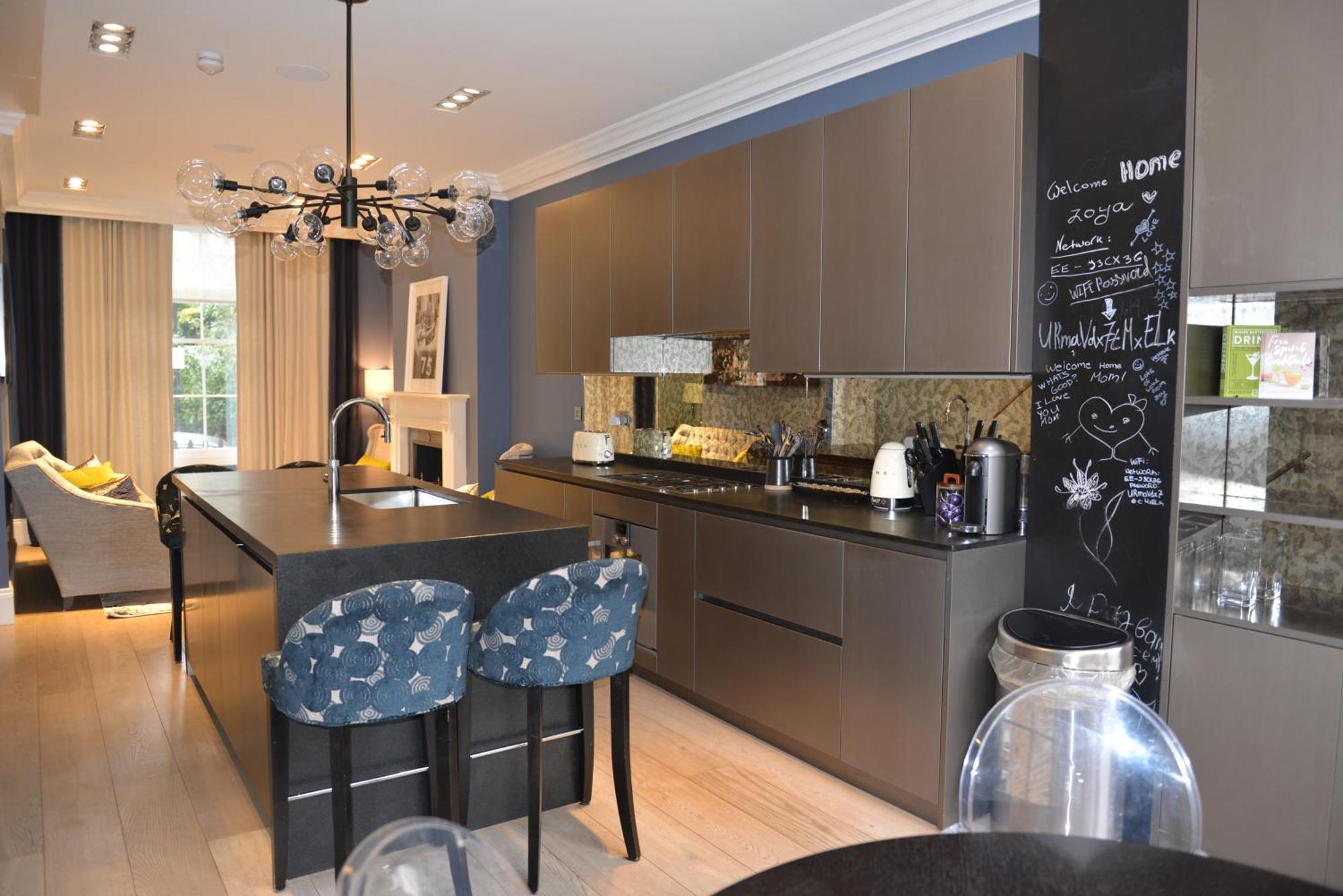 Luxury 4 Bedrooms 5 Baths 2 Receptions Family House With Garden Chelsea *