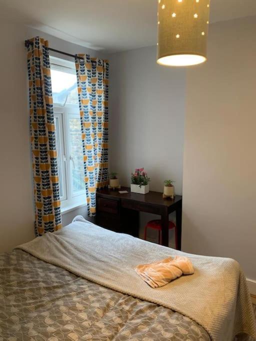7 Bedroom Victorian House Zone 2 * Londres