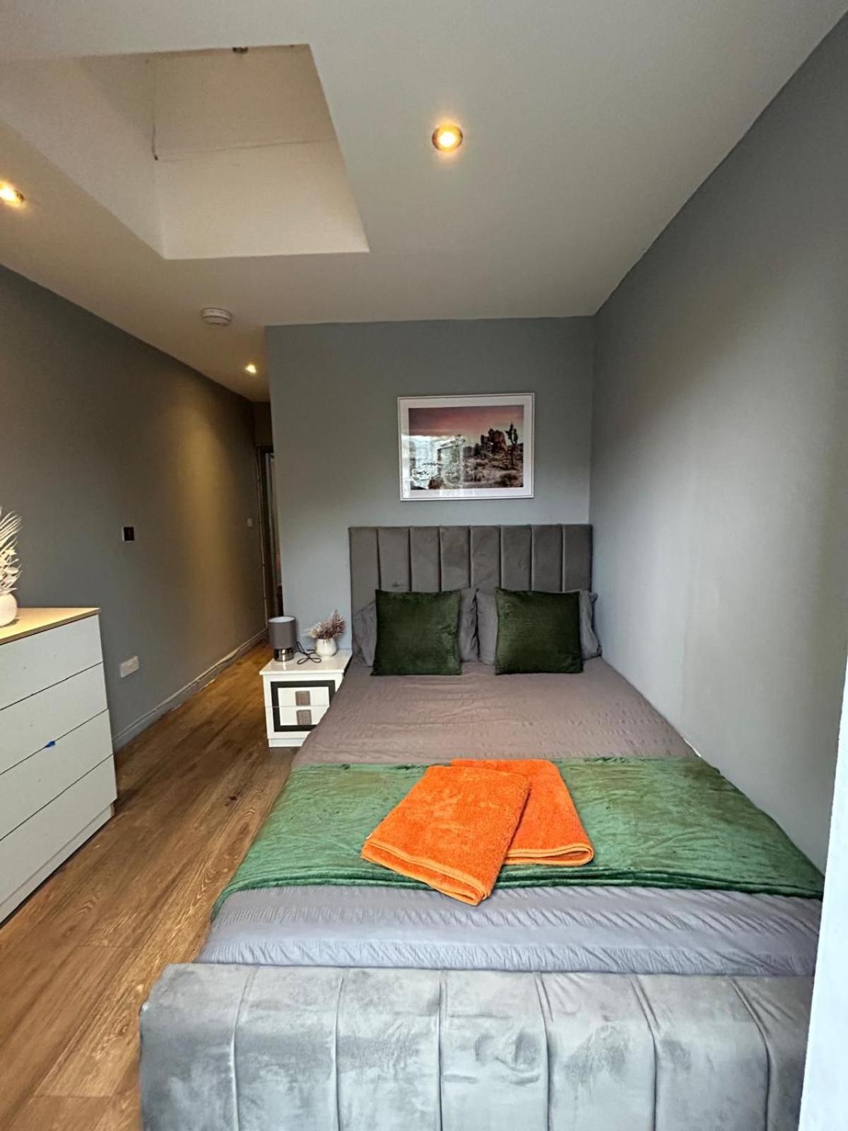 2 Bedroom Flat In Euston 2 Mins Away From Station, No Lift Apartamento