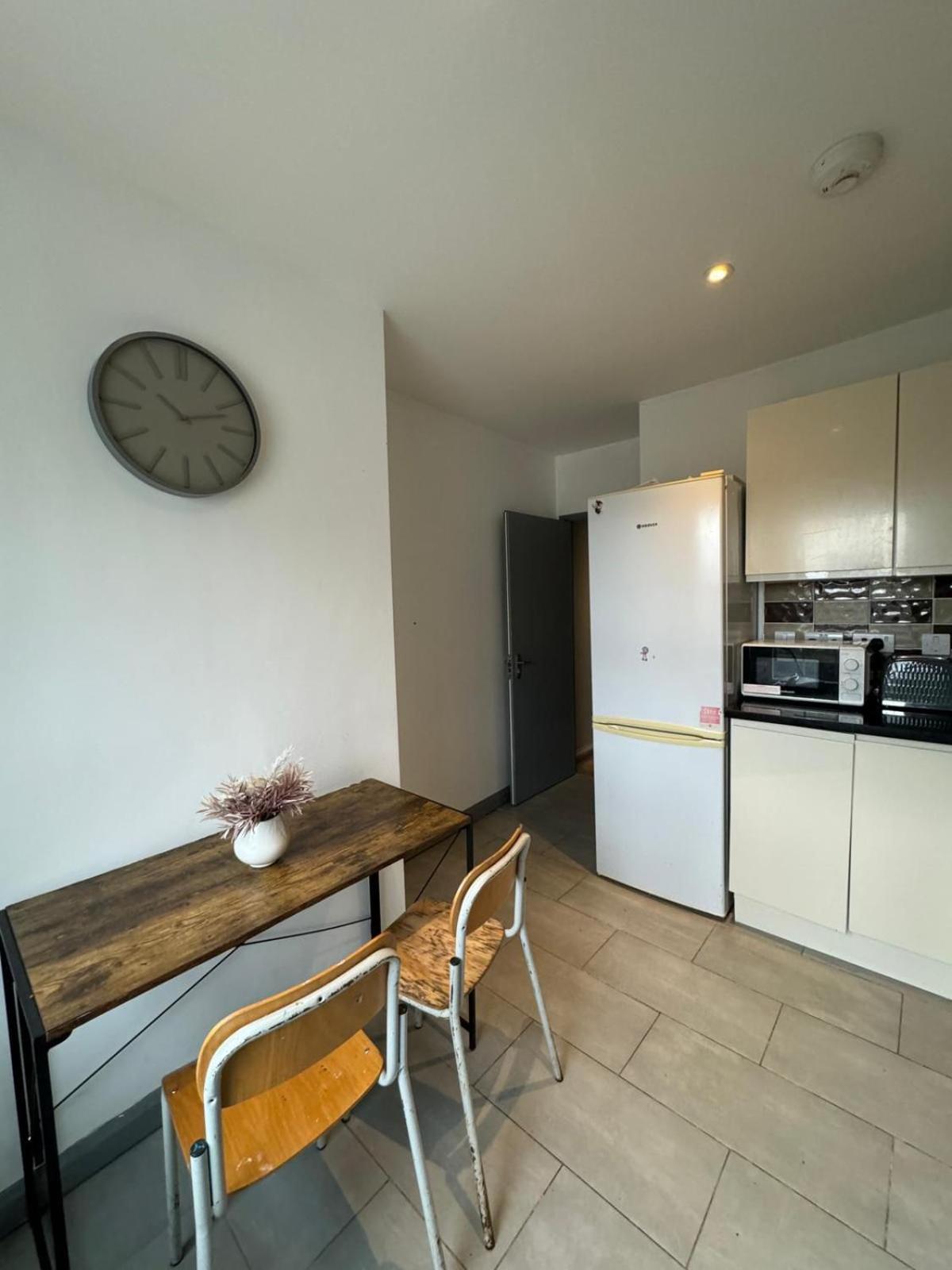Apartamento 2 Bedroom Flat In Euston 2 Mins Away From Station, No Lift *