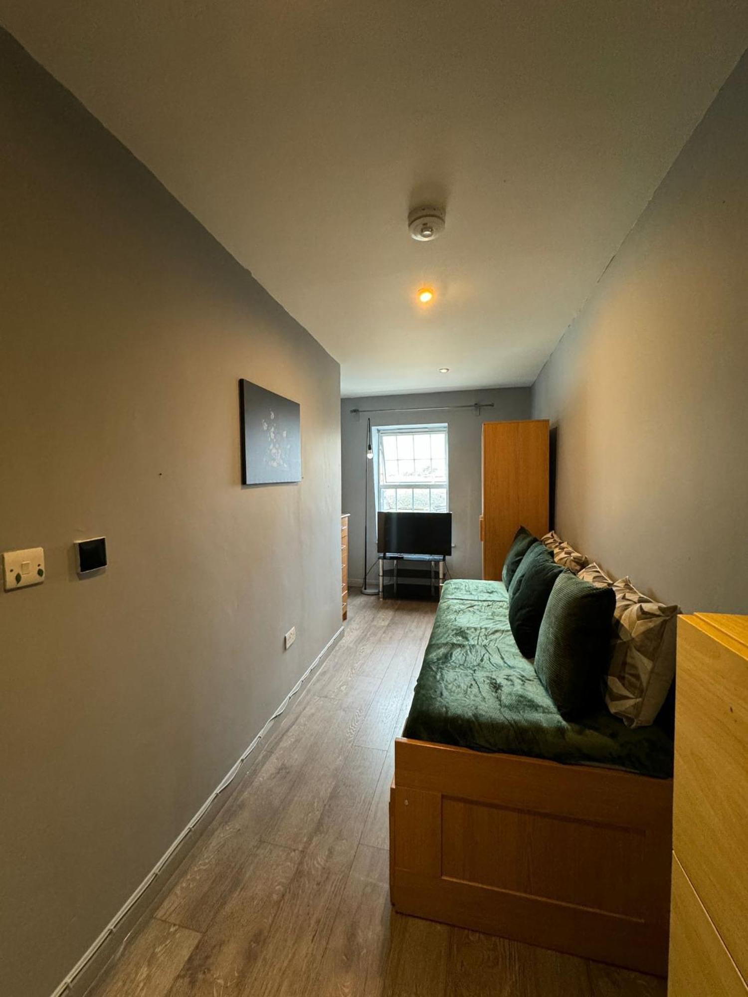 2 Bedroom Flat In Euston 2 Mins Away From Station, No Lift Apartamento Londres