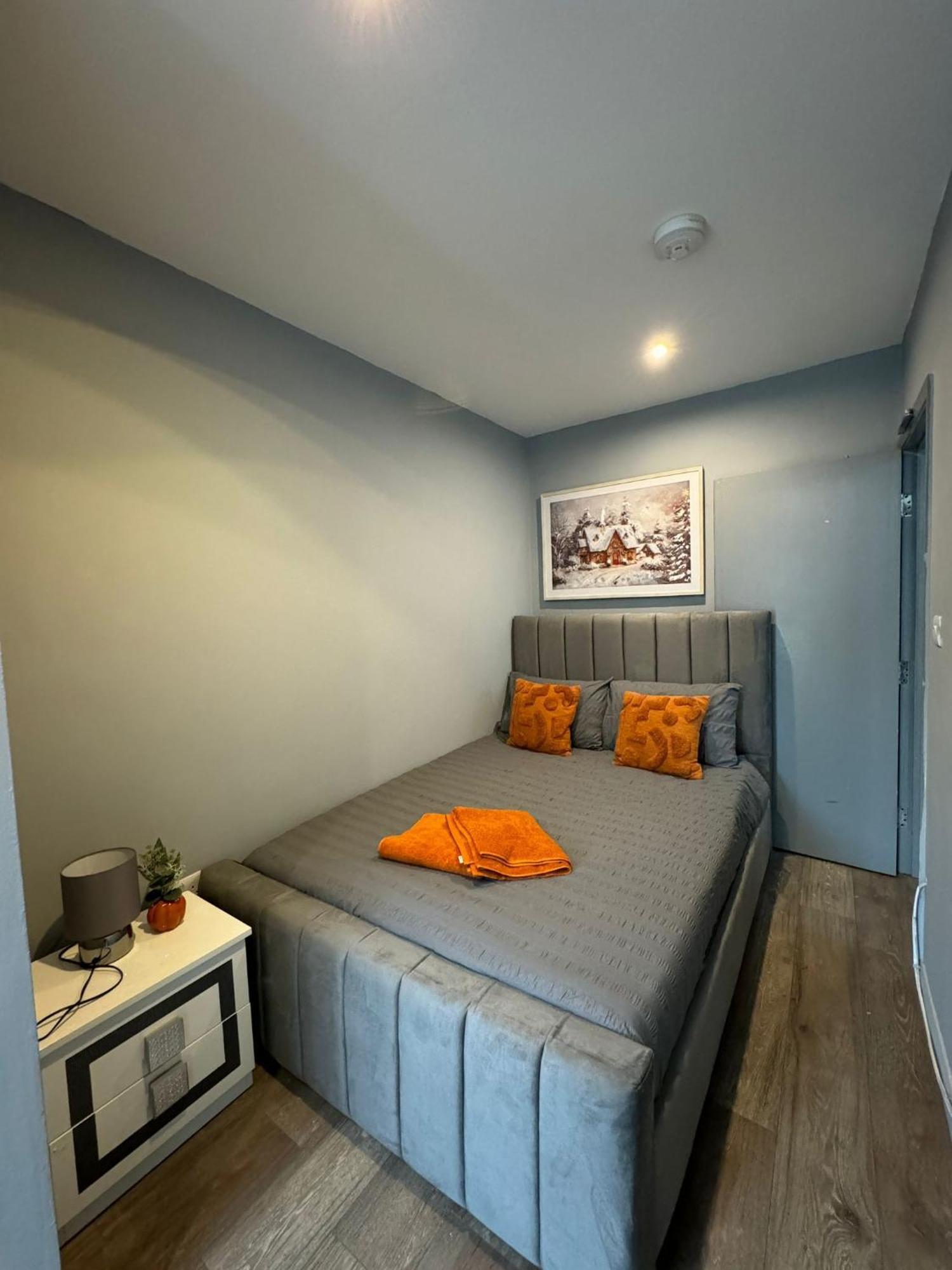 2 Bedroom Flat In Euston 2 Mins Away From Station, No Lift * Londres